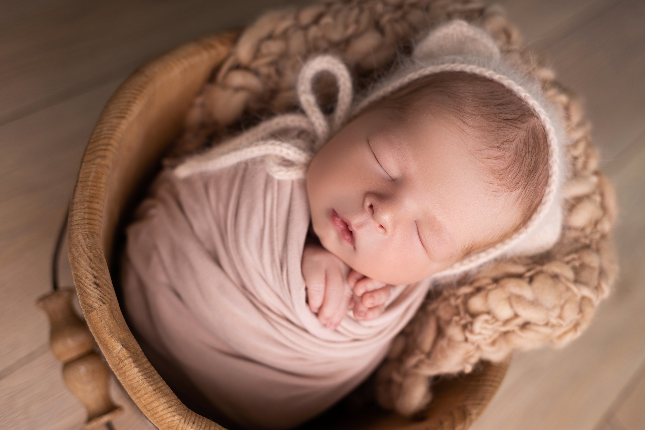 Классическая фотосессия малыша. Фотограф новорожденных малышей в Омске и Омской области Эльвира Камаева