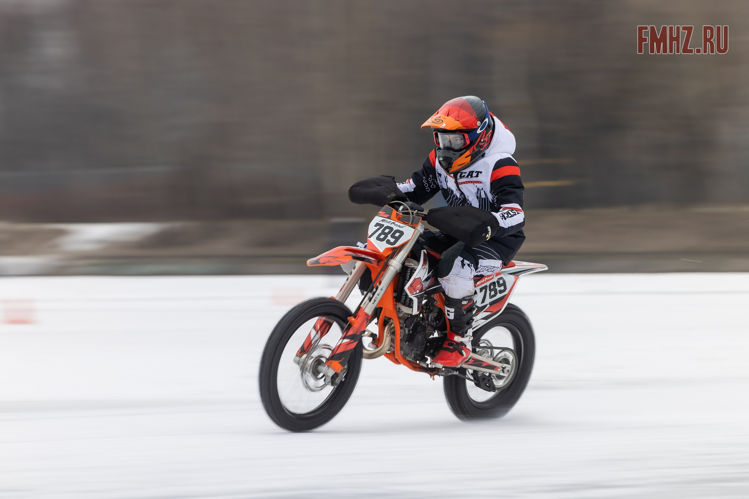 Первый этап Кубка МФР по мотокроссу на льду Большого Крылатского пруда в Москве. 8 февраля 2025 г. Фотограф Владимир Охрименко