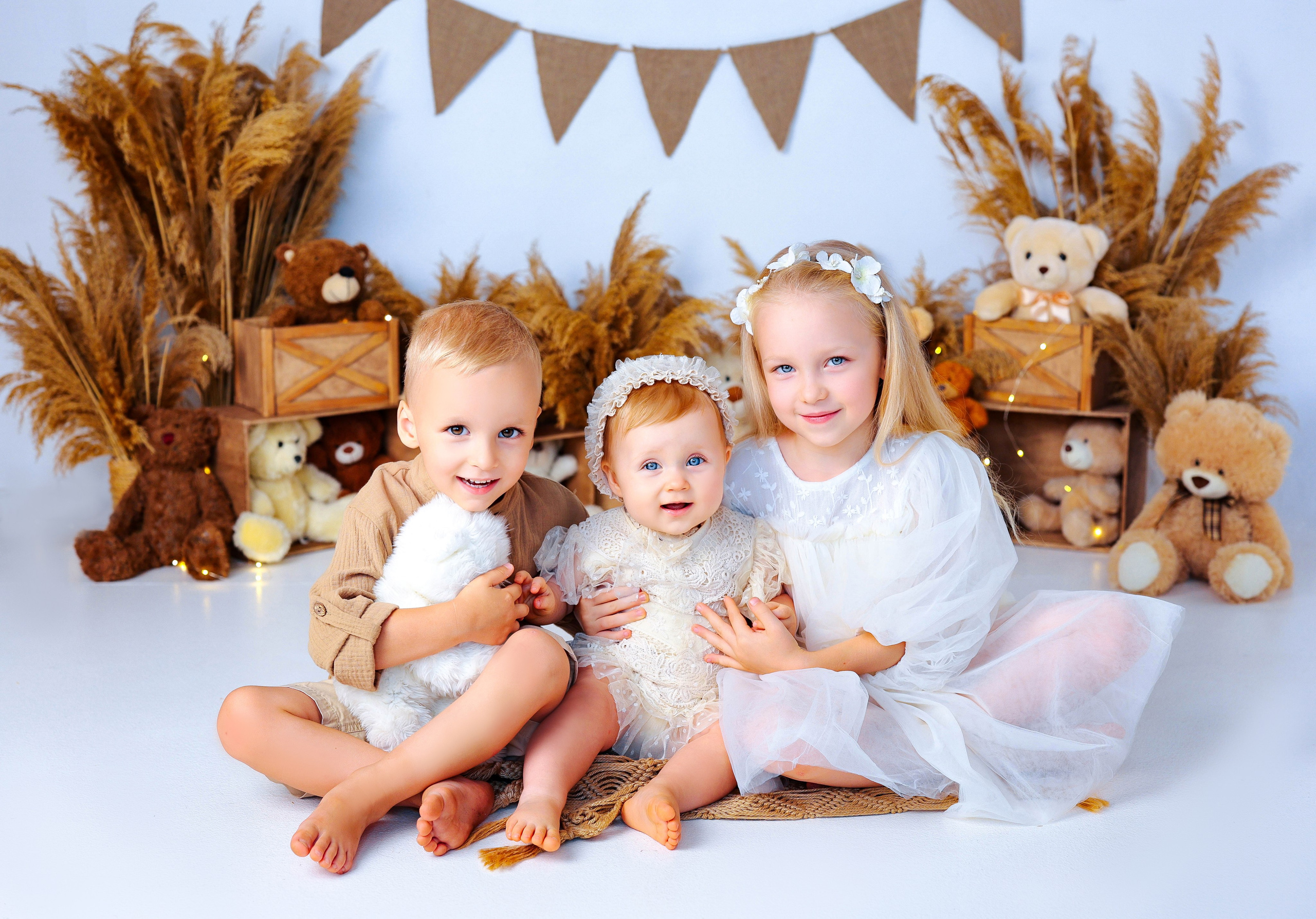 Малышки Антураж