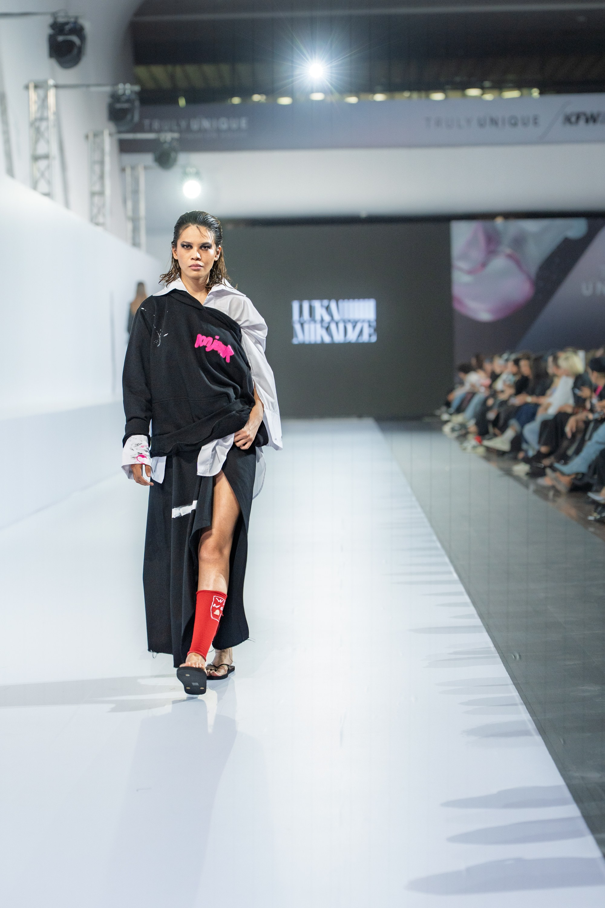 Luka Mikadze. Сайт Алматинского НЮ АРТ, будуар и фэшн фотографа Дениса Карпенко