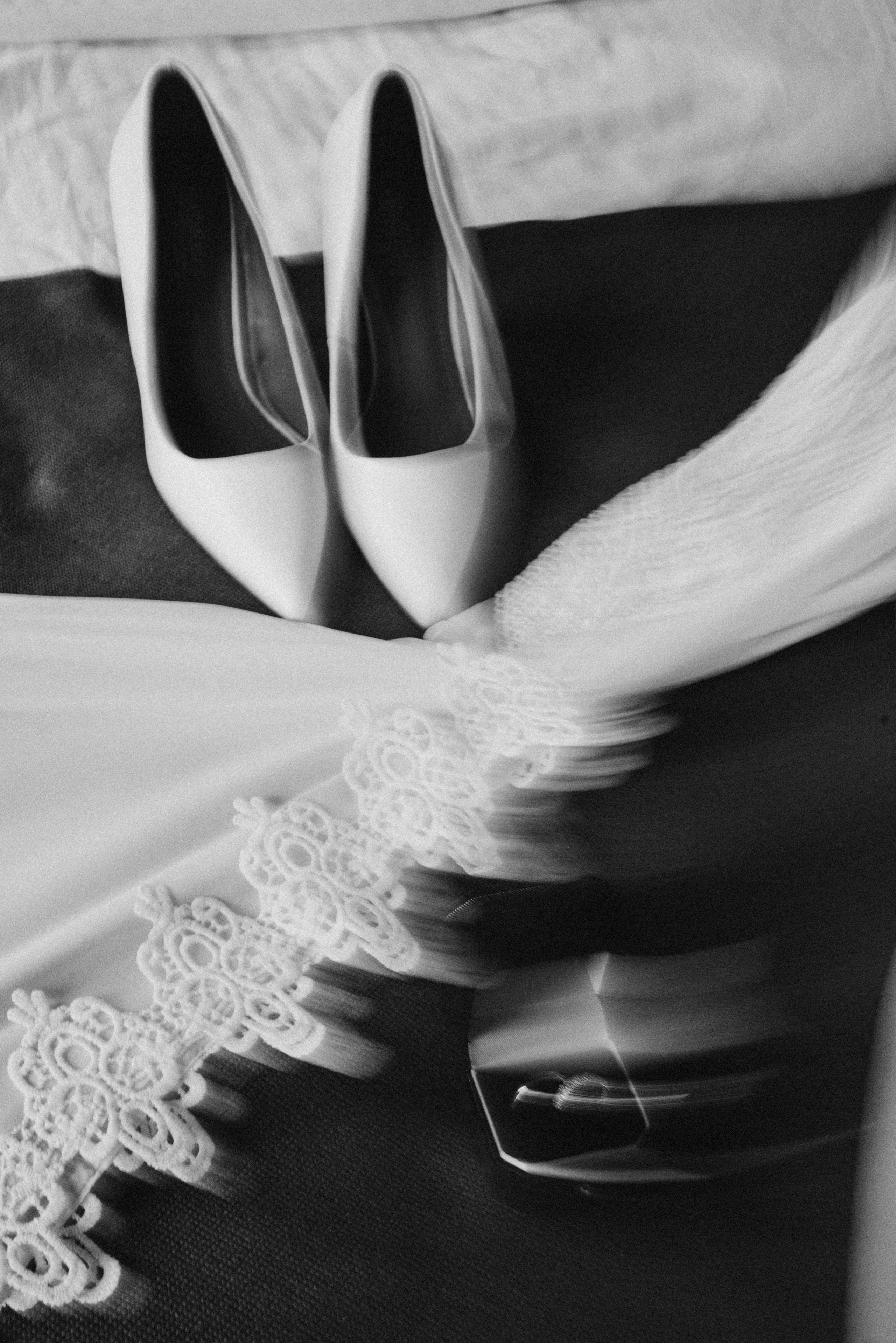 Анна & Виктор | сборы, роспись и прогулка. Портретный и свадебный фотограф в Тбилиси • xeniqo