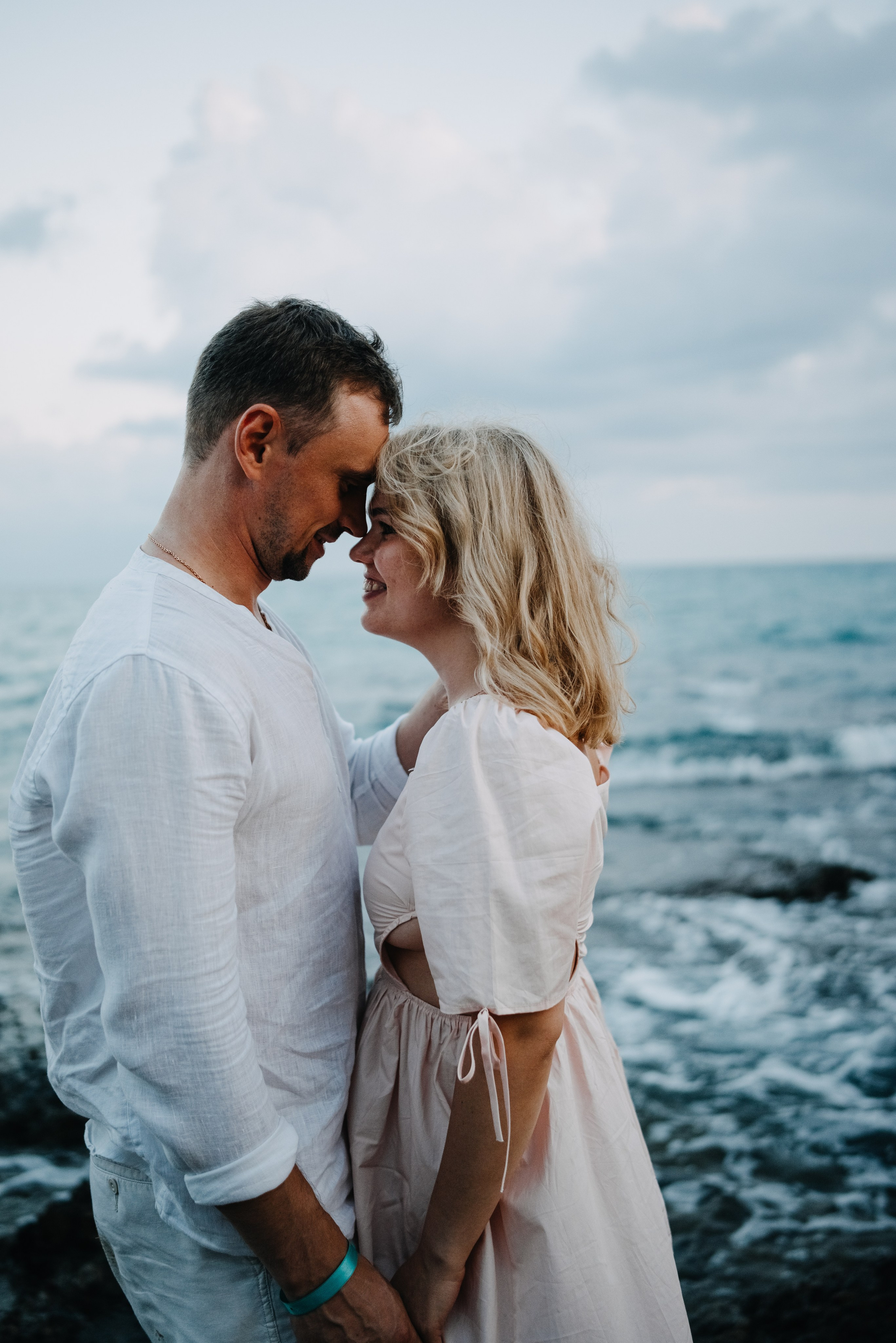 Съемка пары на море. Портретный и свадебный фотограф в Тбилиси • xeniqo