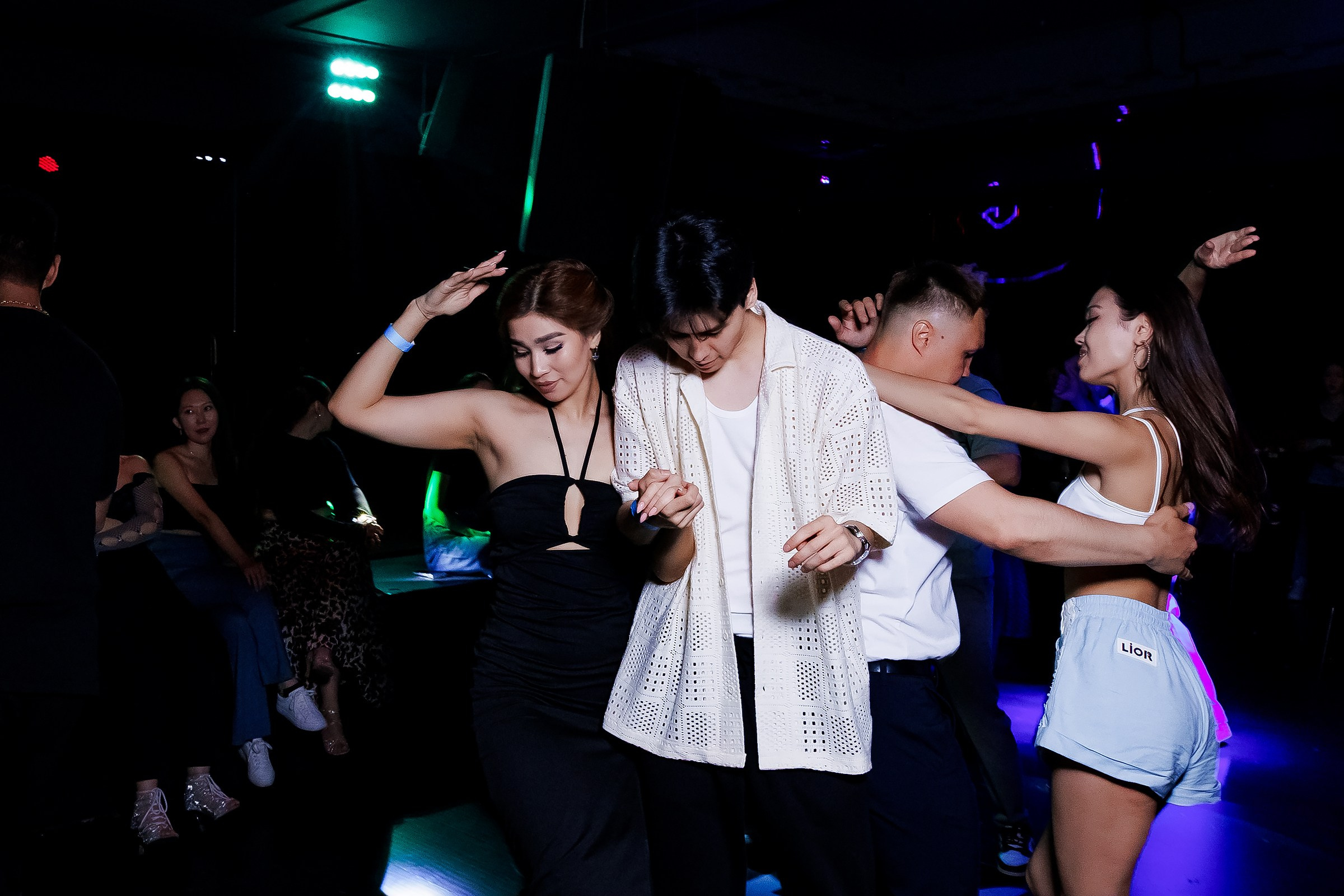 Bachata Party Hola Dance. Репортажный фотограф в Алматы Каюпов Сержан