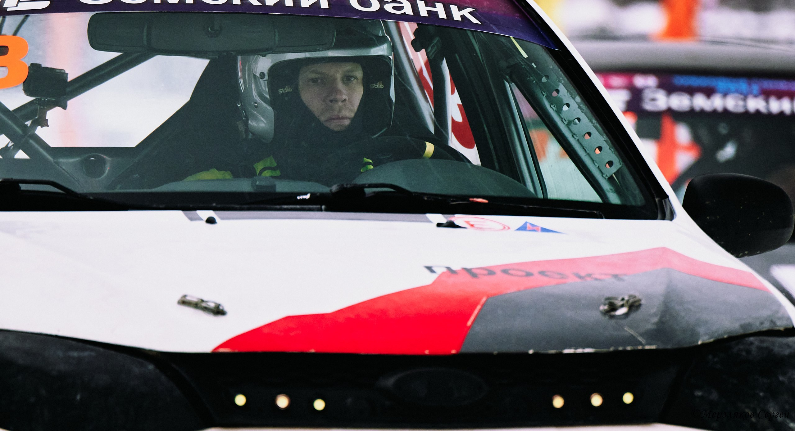 Трековые автогонки на льду Чемпионат России. Спортивный репортажный фотограф в Ижевске Сергей Мерзляков