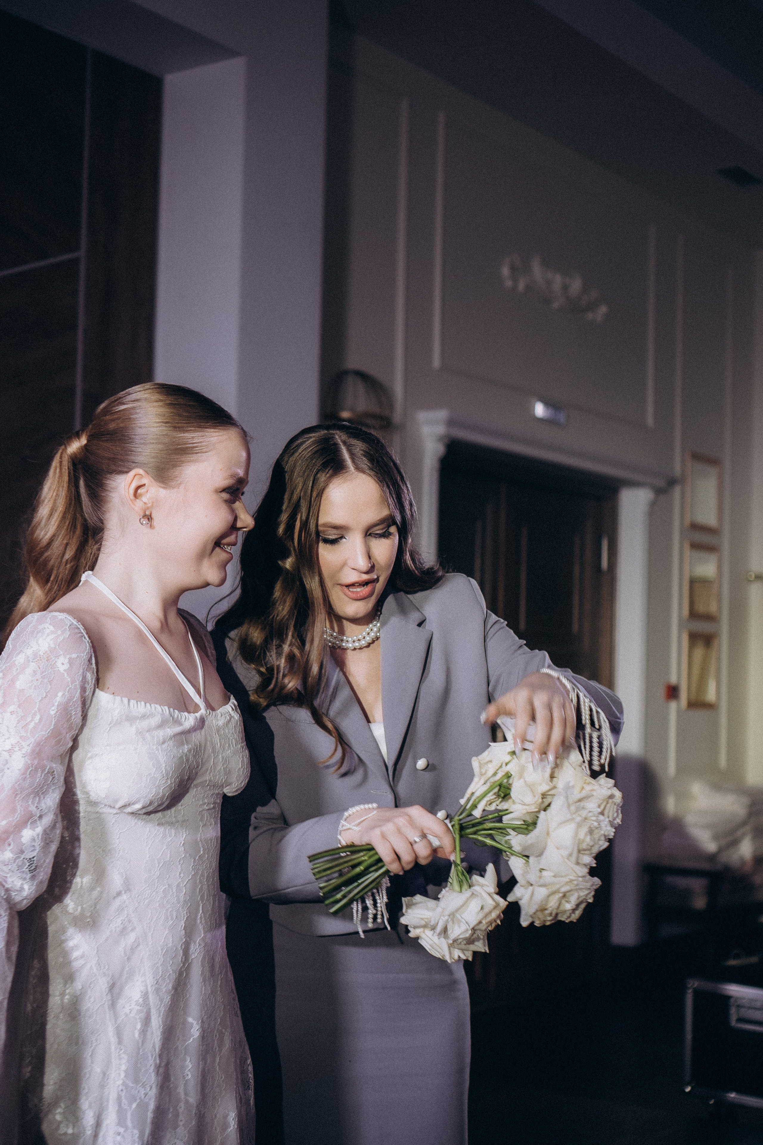 СВАДЕБНАЯ СЬЕМКА СБОРОВ В ОТЕЛЕ И ВЫЕЗД НА ЦЕРЕМОНИЮ (СНЯТО В СИБИРЕ В НИЖНЕВАРТОВСКЕ). Профессиональный фотограф, Санкт-Петербург — Виктория Богомолова