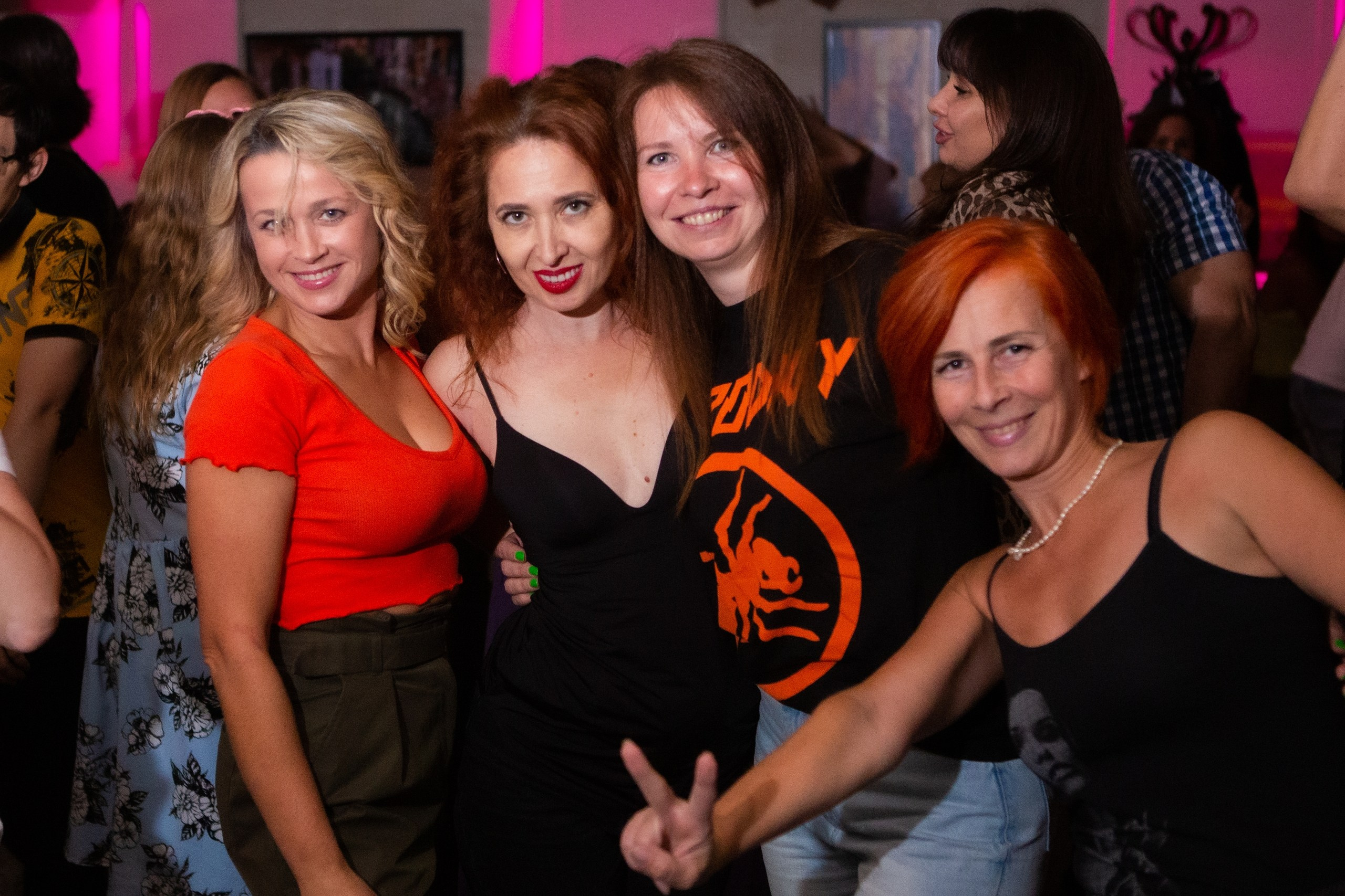 Лето, гуд бай! Клубная вечеринка | 25.08.23. Галерея Фантим