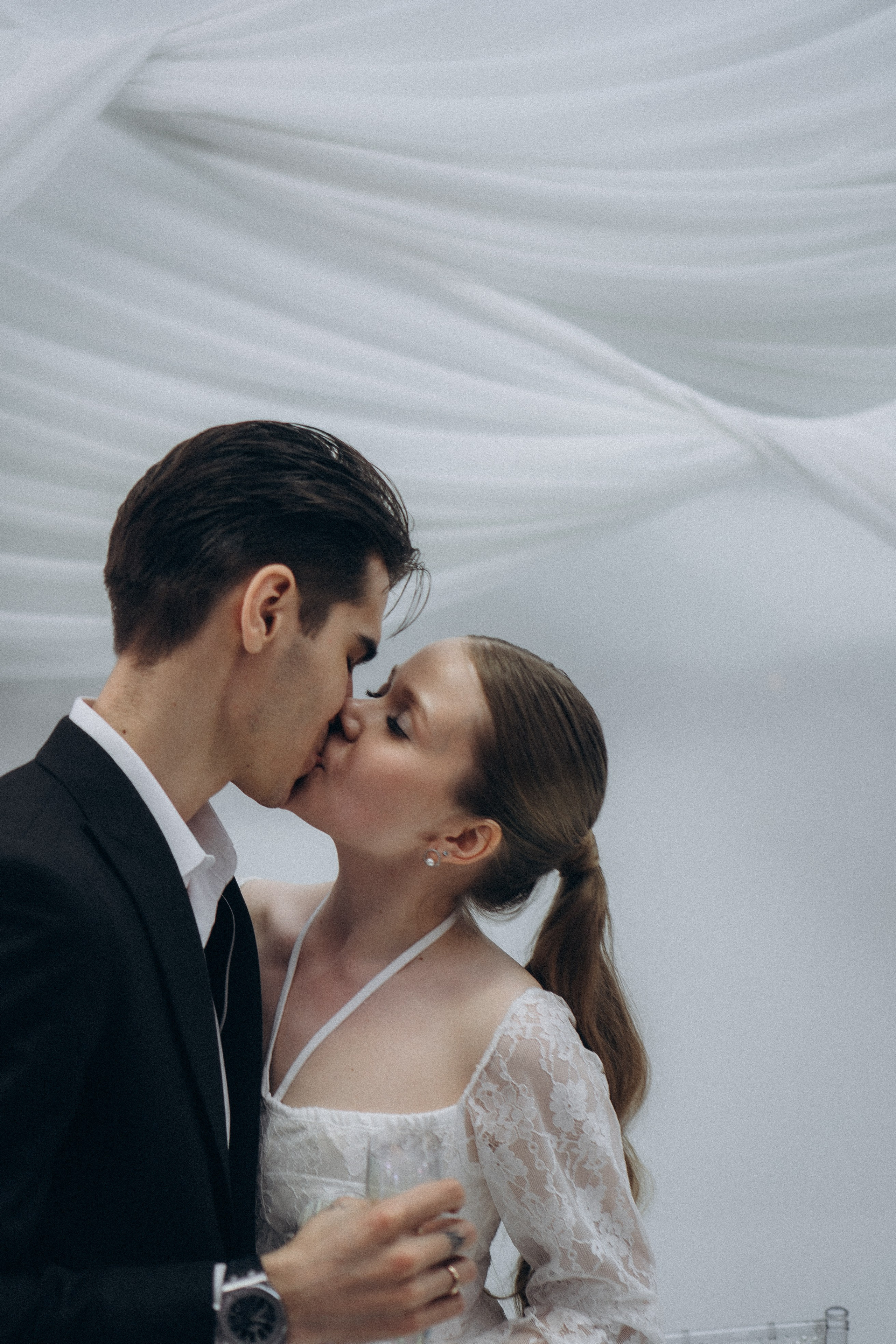 СВАДЕБНАЯ СЬЕМКА СБОРОВ В ОТЕЛЕ И ВЫЕЗД НА ЦЕРЕМОНИЮ (СНЯТО В СИБИРЕ В НИЖНЕВАРТОВСКЕ). Профессиональный фотограф, Санкт-Петербург — Виктория Богомолова