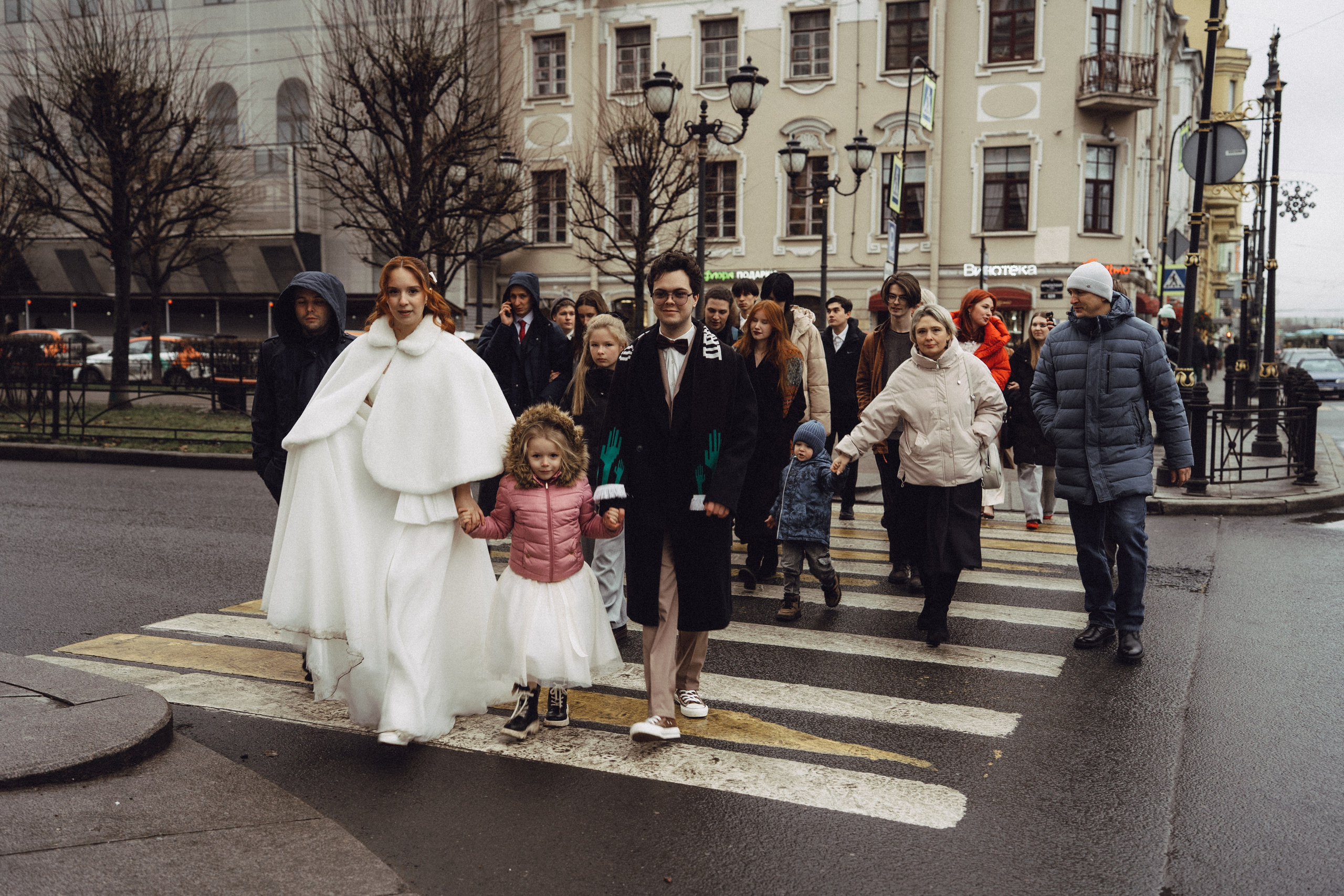 СВАДЕБНАЯ СЬЕМКА ВО ВТОРОМ ДВОРЦЕ С ГОСТЯМИ И ПРОГУЛКА В ТАВРИЧЕСКОМ САДУ. Профессиональный фотограф, Санкт-Петербург — Виктория Богомолова