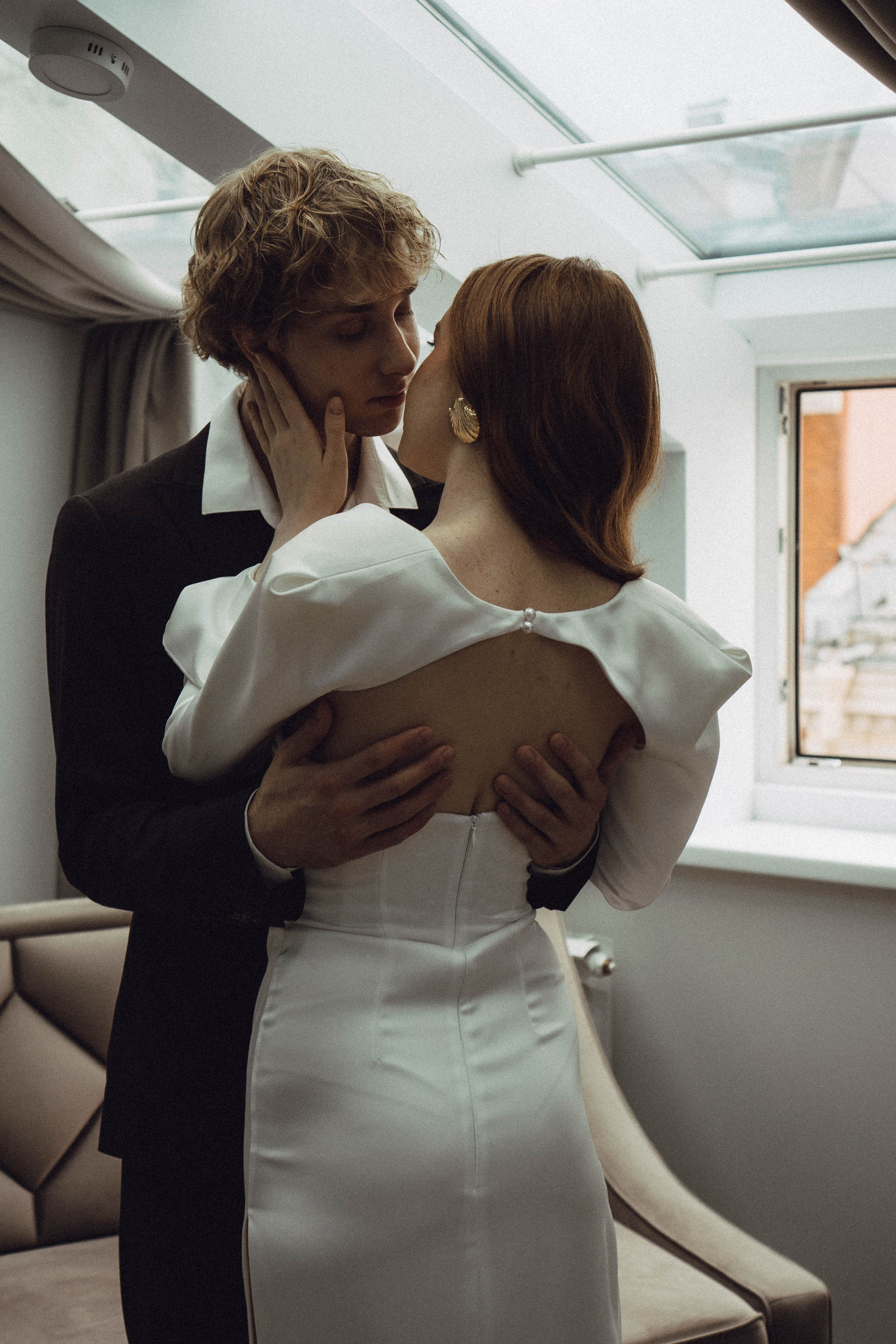 СВАДЕБНАЯ СЬЕМКА В ОТЕЛЕ. СБОРЫ ЖЕНИХА И НЕВЕСТЫ И ТАКЖЕ ТОР И ПОДГОТОВКА К ПРОГУЛКЕ. Профессиональный фотограф, Санкт-Петербург — Виктория Богомолова