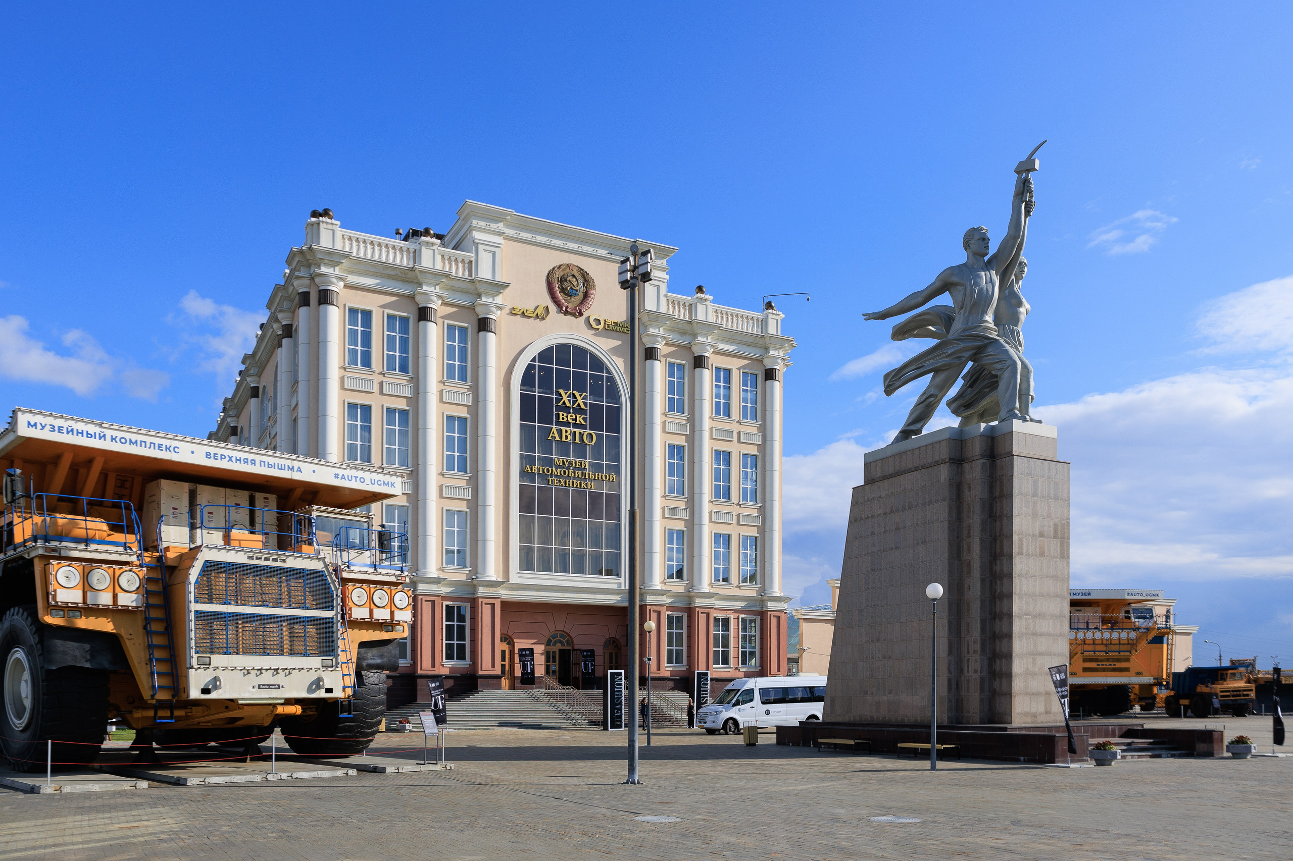 Фотограф для модного показа. Контент для бизнеса в Екатеринбурге Полдень Медиа