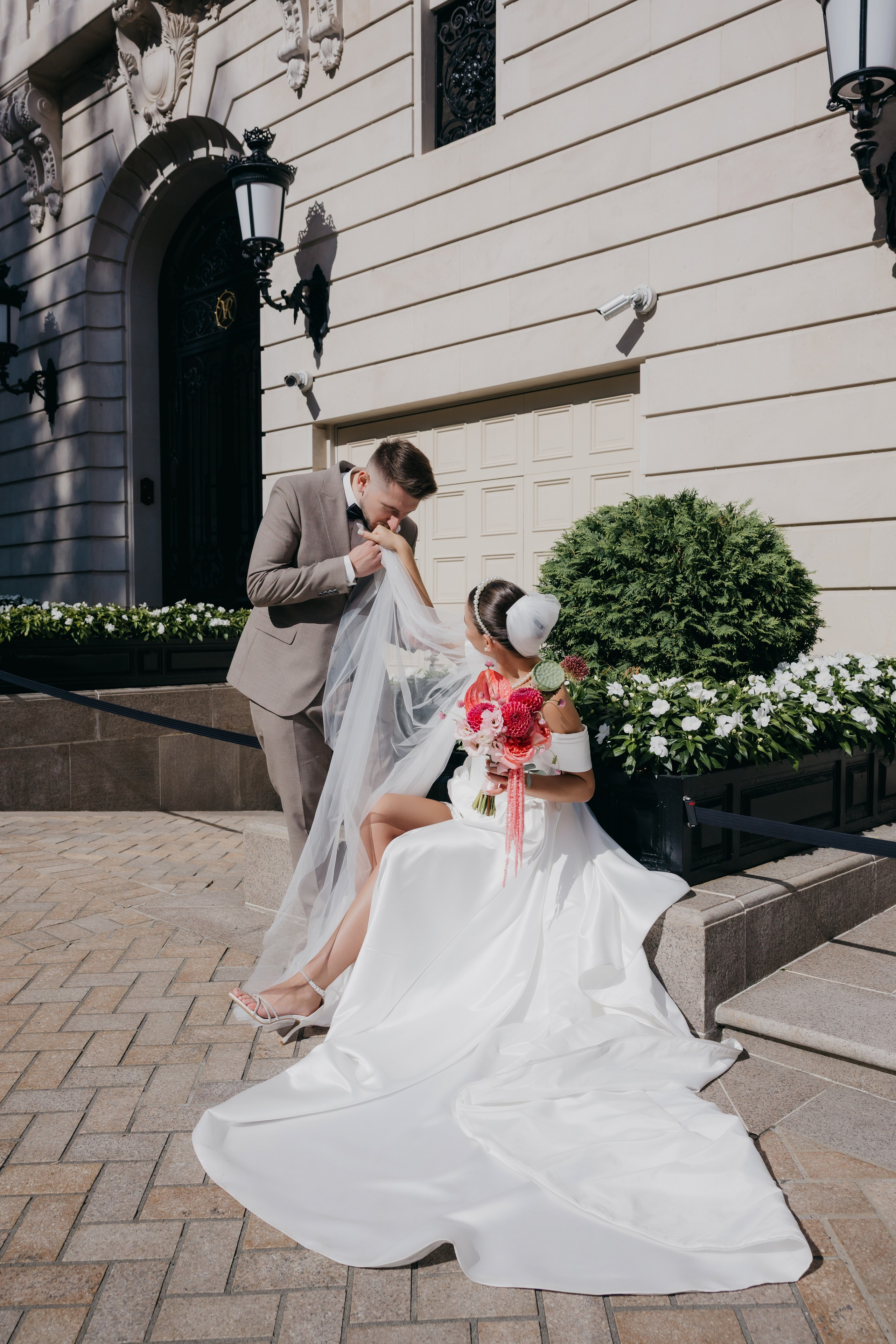 Свадебная фотосессия в отеле Soluxe Hotel Moscow. Свадебный фотограф в Москве Екатерина Гусева