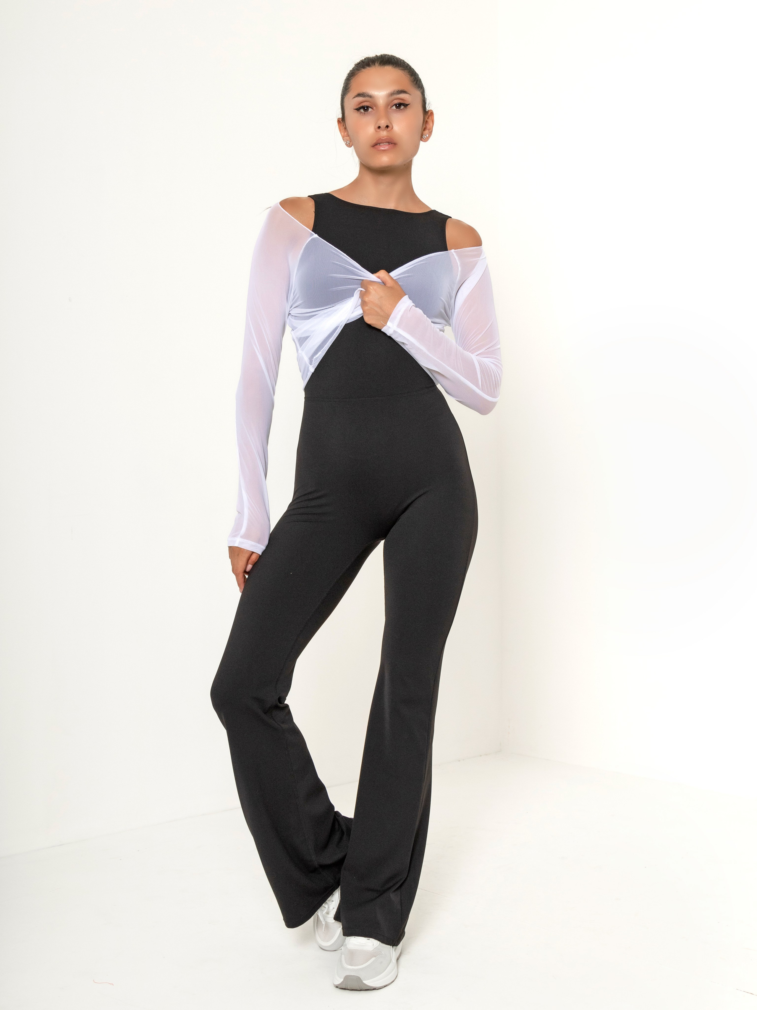 Спортивный комбинезон. Фотостудия для Wildberries Ozon