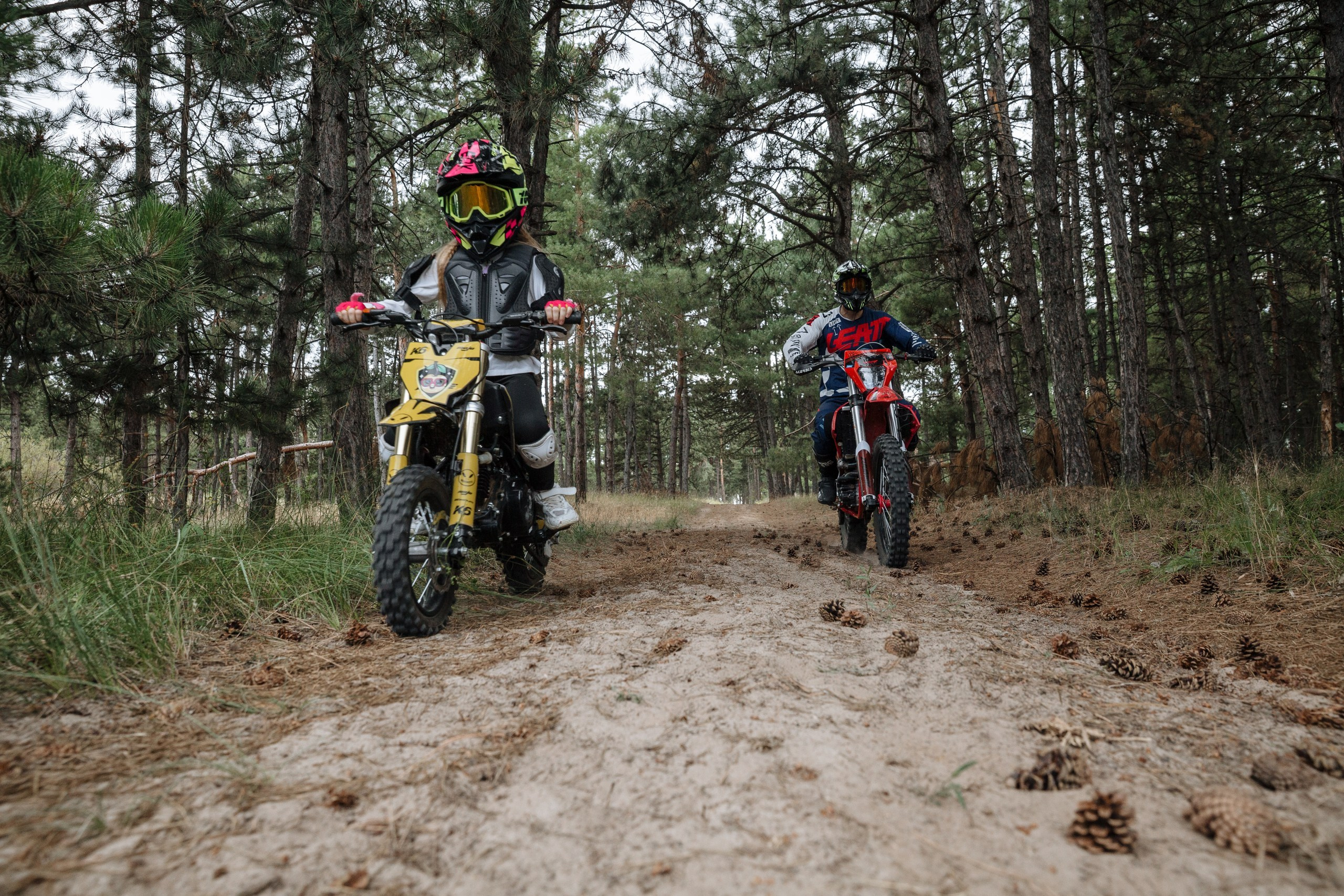 Папа, дочка и два эндуро. Профессиональный фотограф в Волгодонске и Ростове Владимир Казак