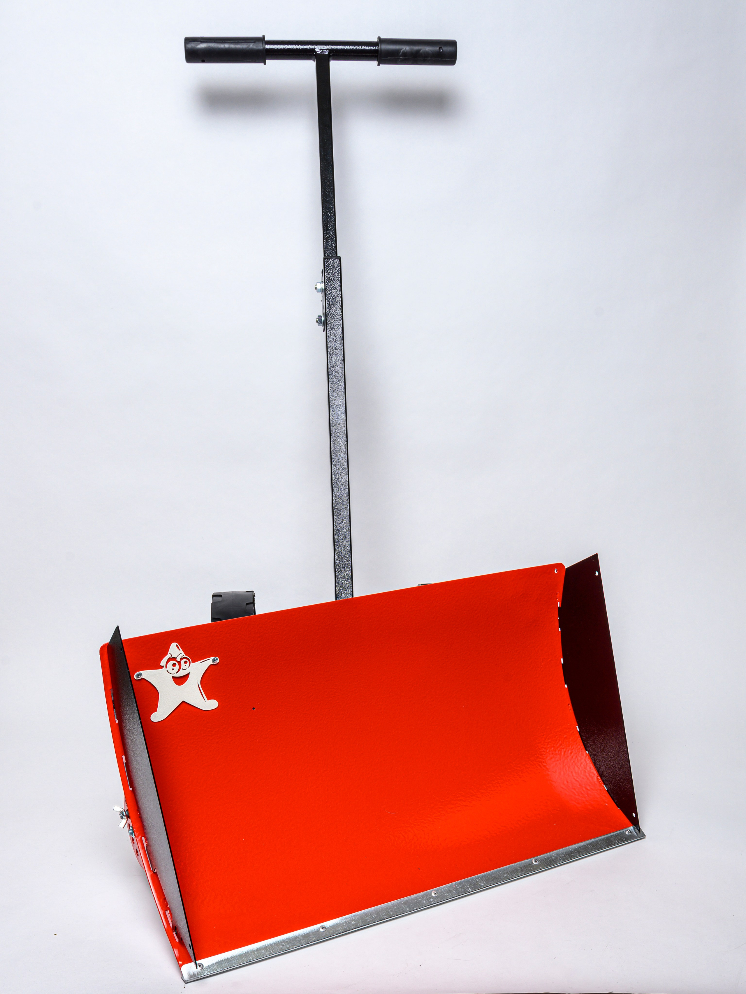 Каталожная съёмка: Снегоуборочная лопата / Пылесос. Фотограф Андрей Зикеев, фотостудия AzArt Studio в Москве