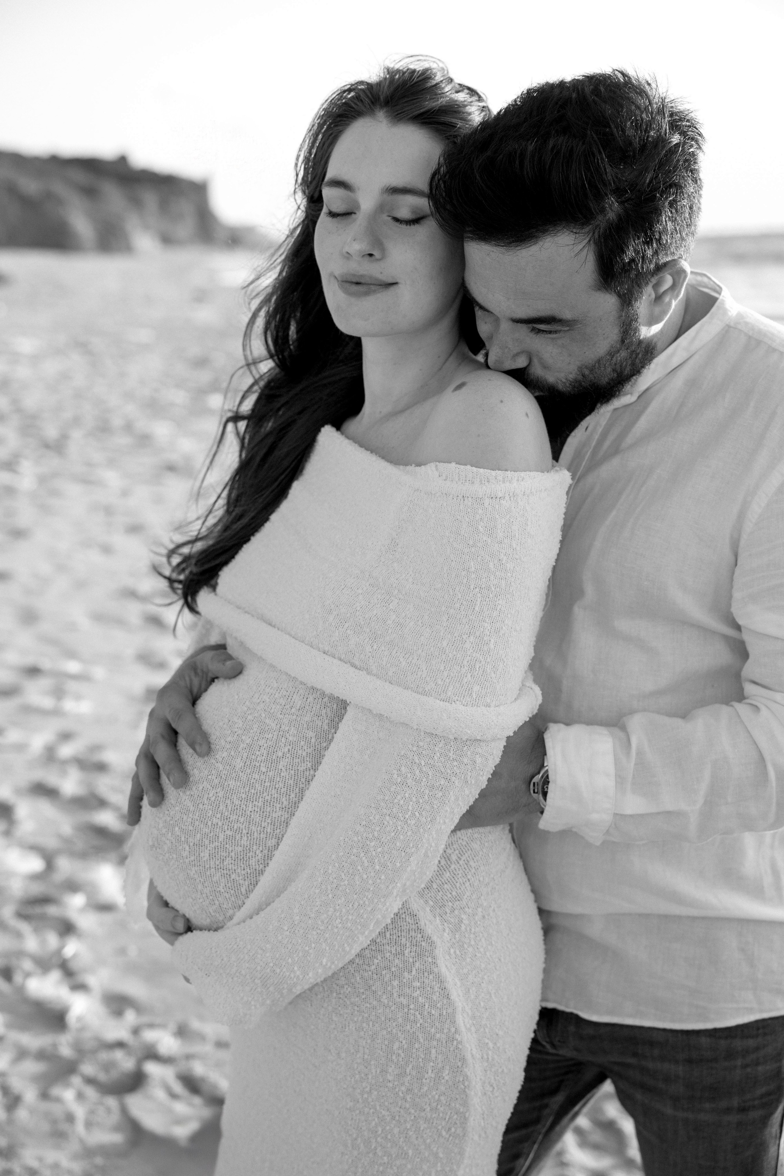 Pregnancy photoshoot (home/park/beach). Главная