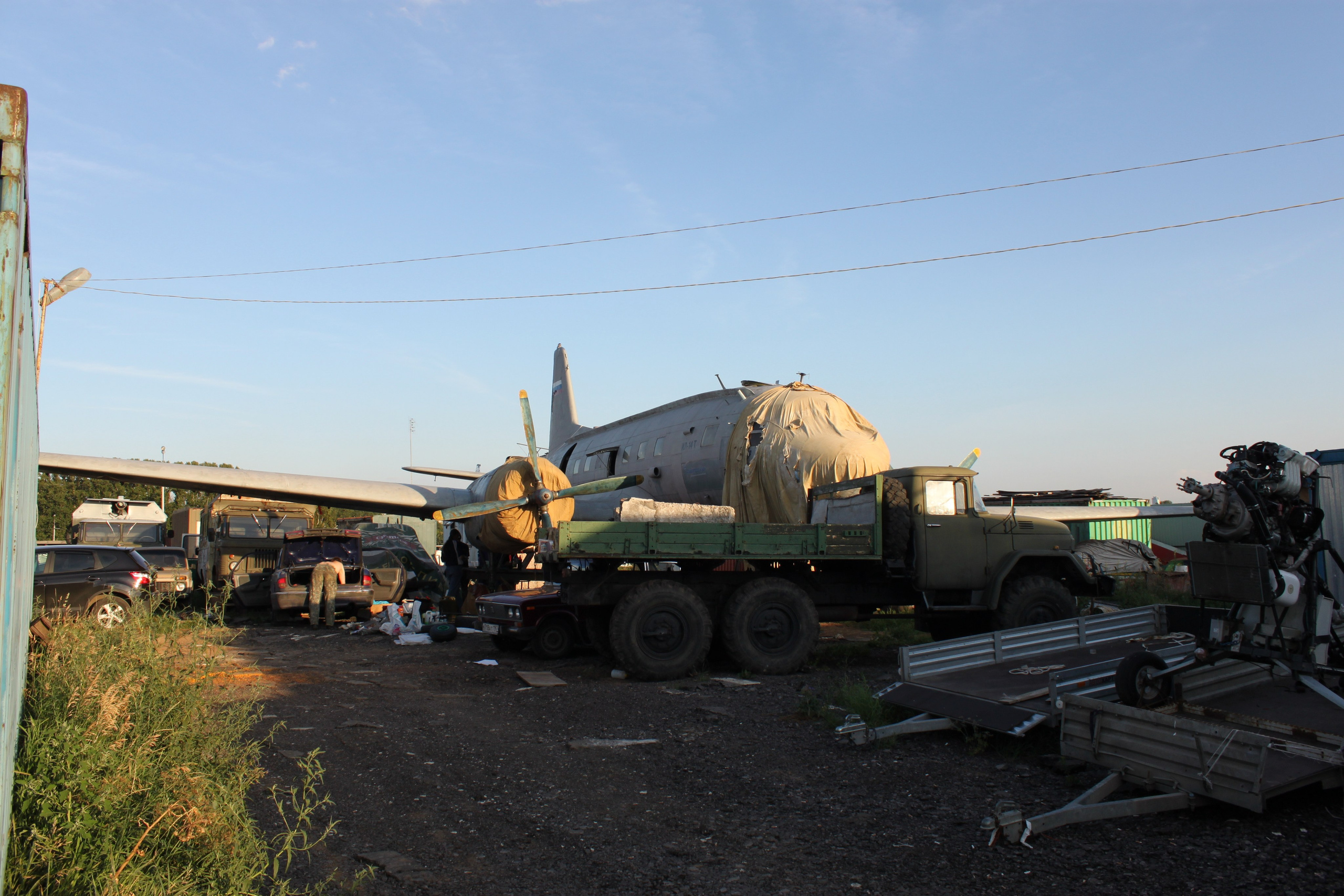 Ил-14Т «Голубая Мечта» работы в Тушино (2011 г.). Фотоальбом показывающий увлекательный мир авиации и мир медведей Андрея Иванова