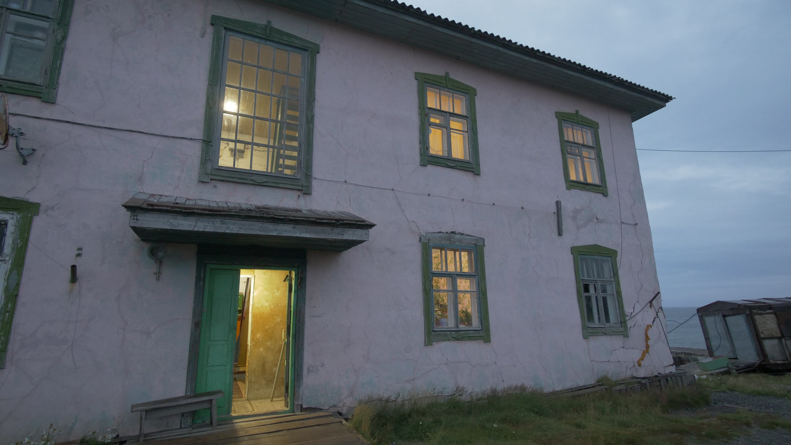 Амдерма — наука (2020 г.). Фотоальбом показывающий увлекательный мир авиации и мир медведей Андрея Иванова