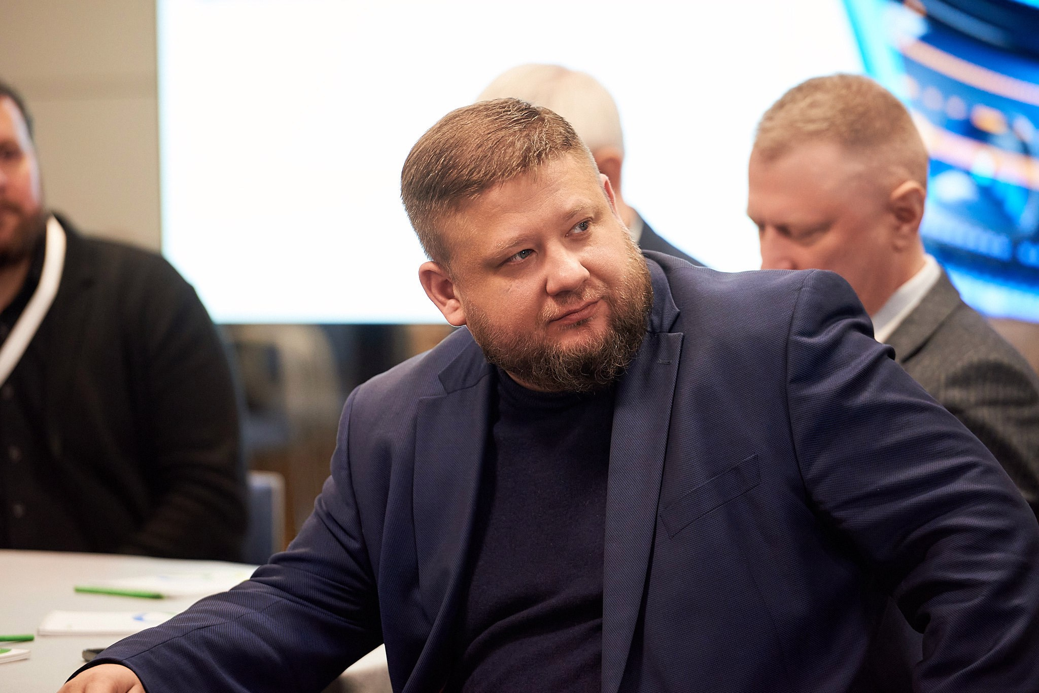 Дизайн-сессия ИИ трансформации Санкт-Петербурга. Иван Ступа, репортажный фотограф в Санкт-Петербурге и Ленинградской области