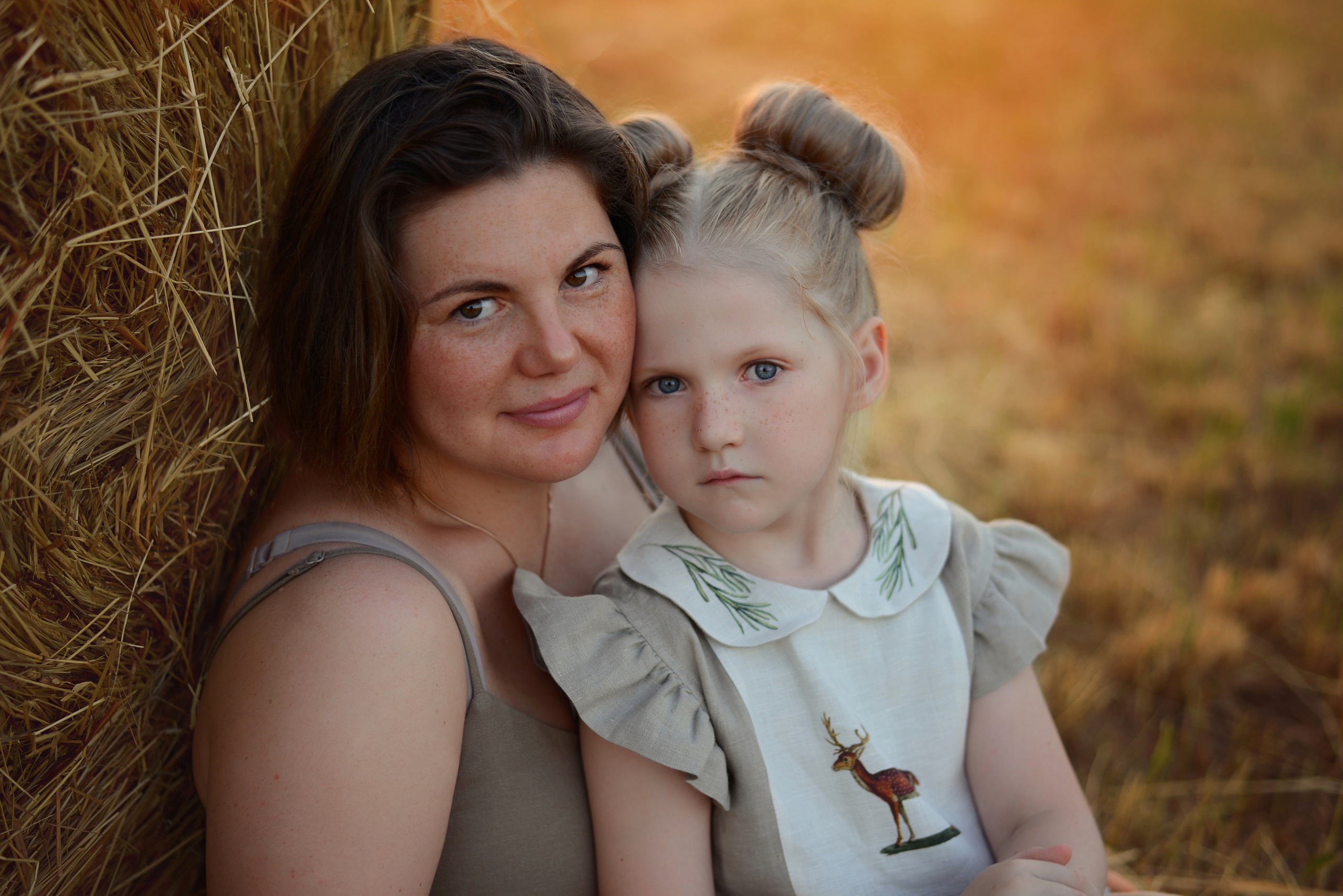 Анонс летней фотосессии в поле Кристины и Варвары. Фотограф Карпова Екатерина в Коломне и области