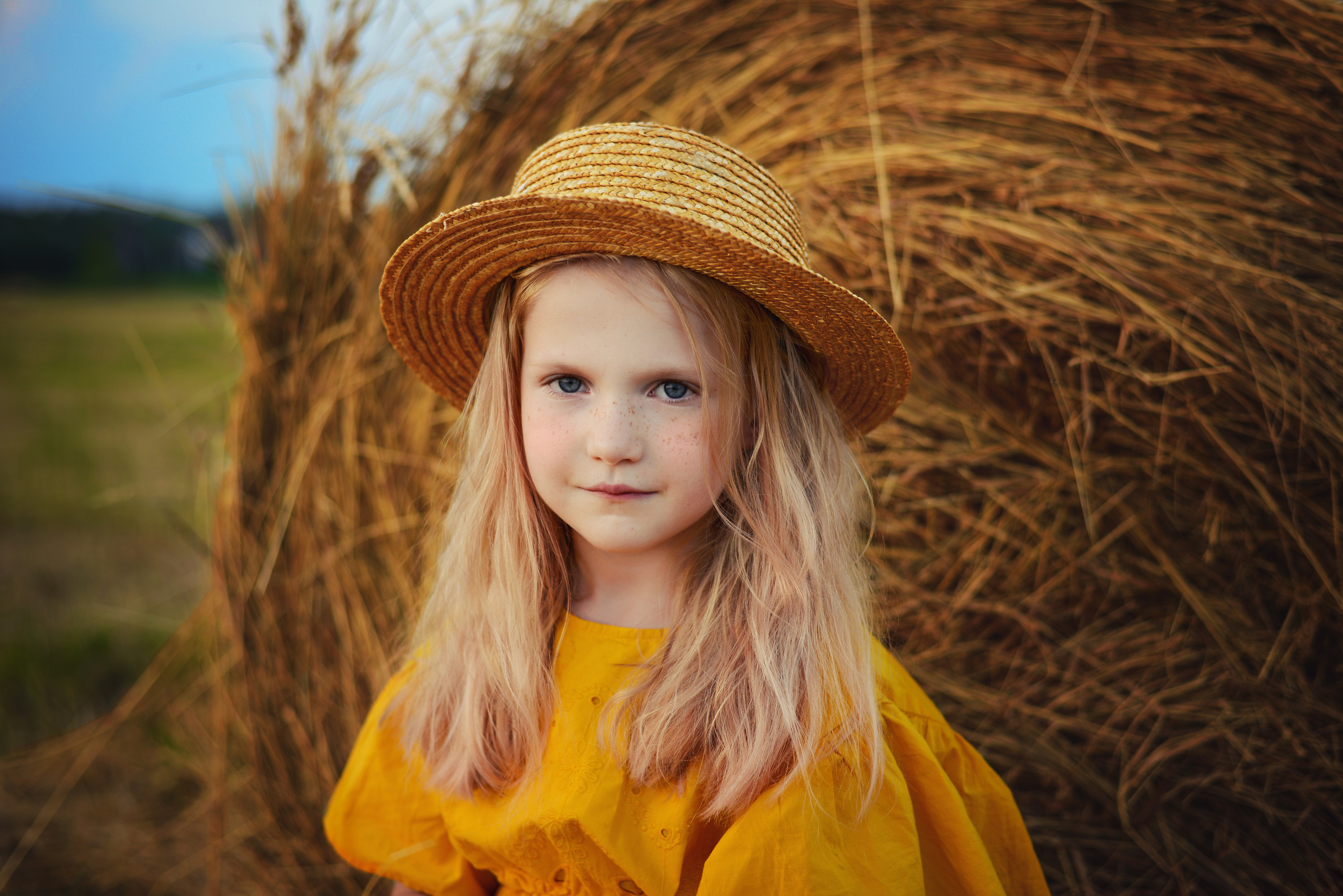 Анонс летней фотосессии в поле Кристины и Варвары. Фотограф Карпова Екатерина в Коломне и области