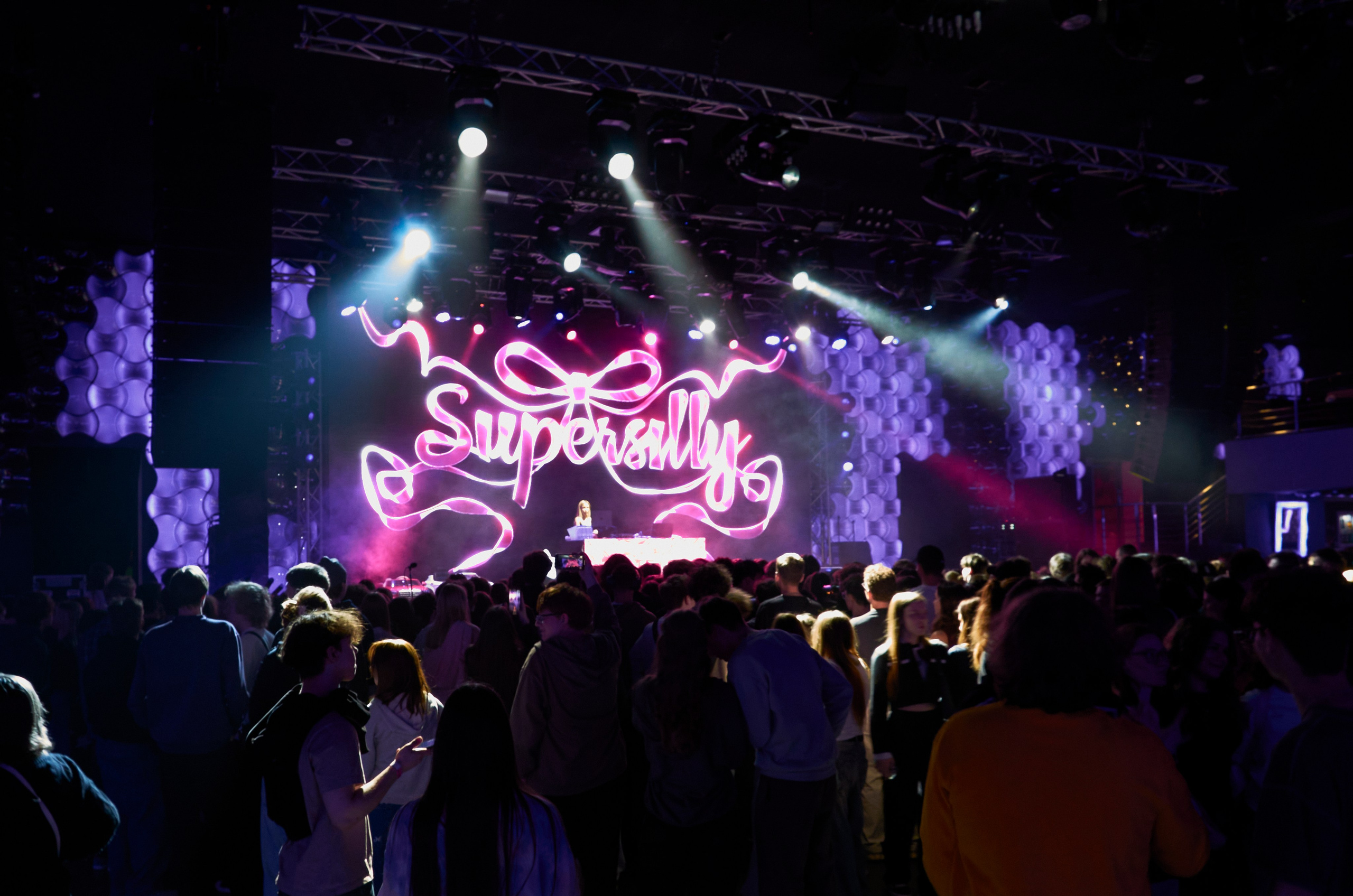 Blink/ nleeei, unique, artem shilovets. Главная