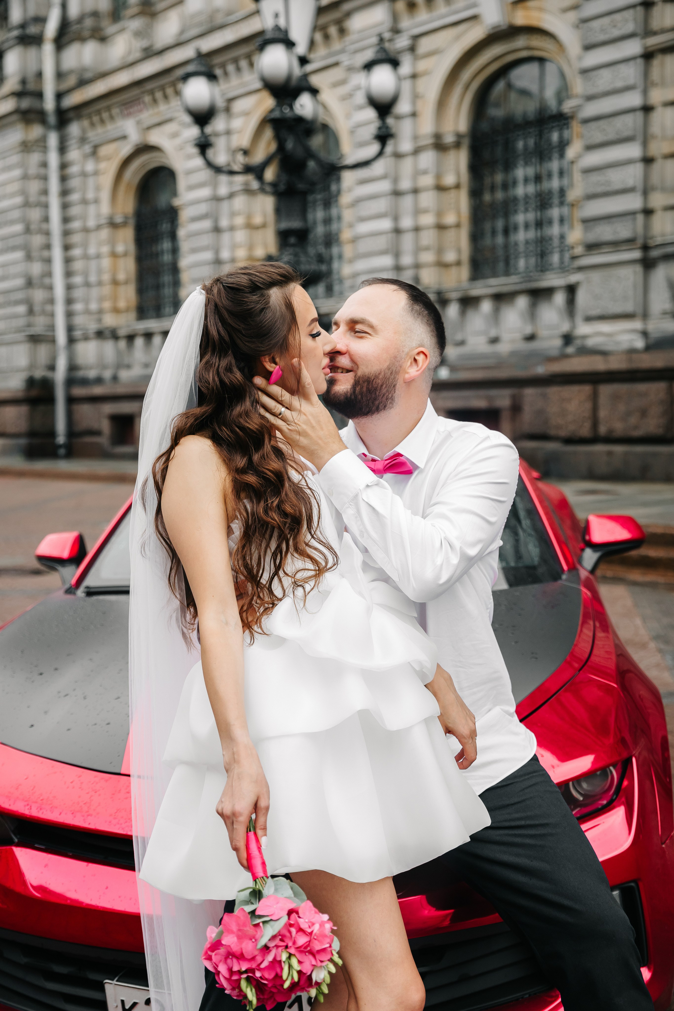 ДВОРЕЦ № 2 | Июль, кабриолет, академия Штиглица. Свадебный фотограф в Санкт-Петербурге Полина Корзухина