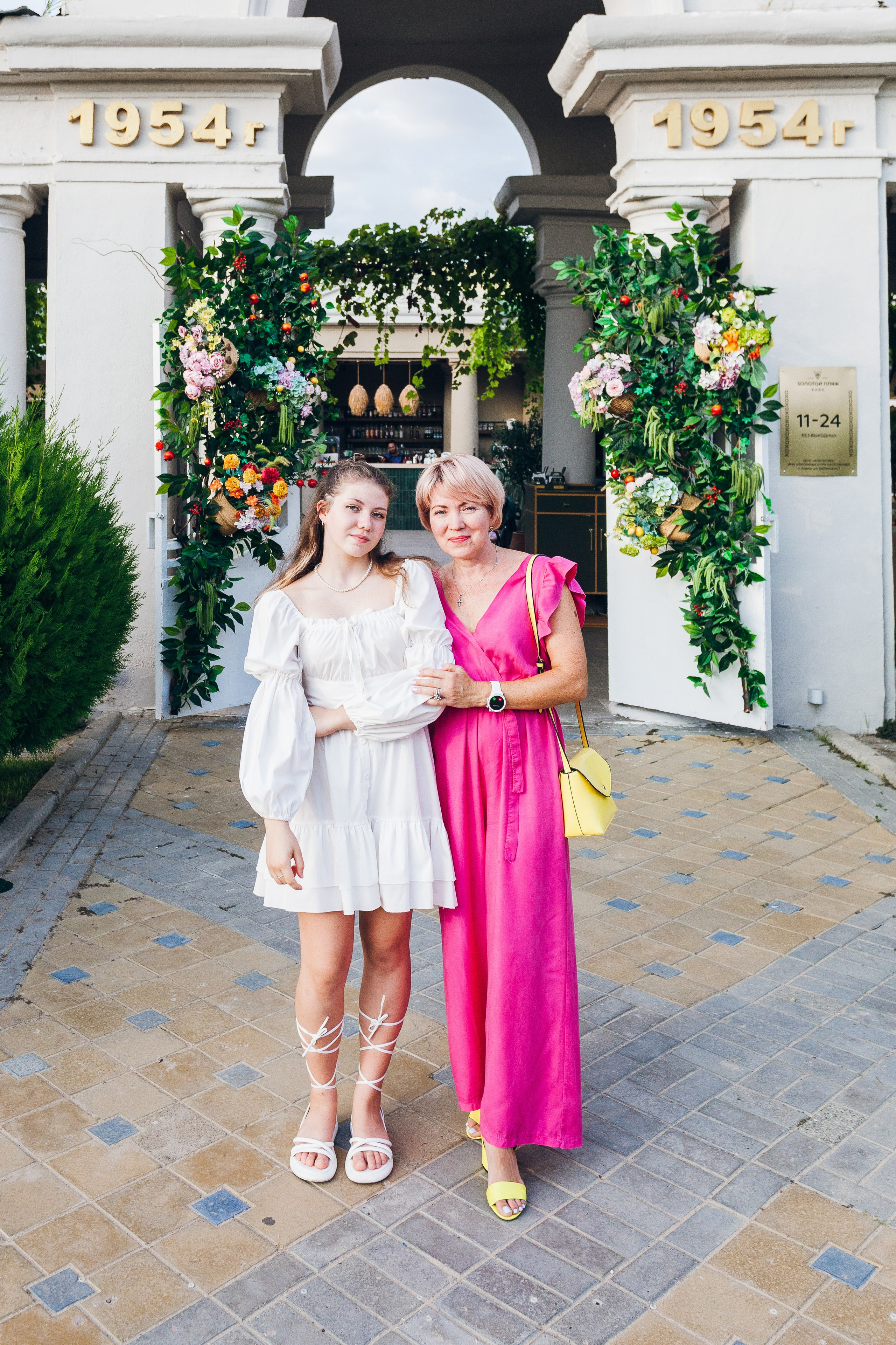 День рождение в уютном ресторане. Фотограф Денис Денисов