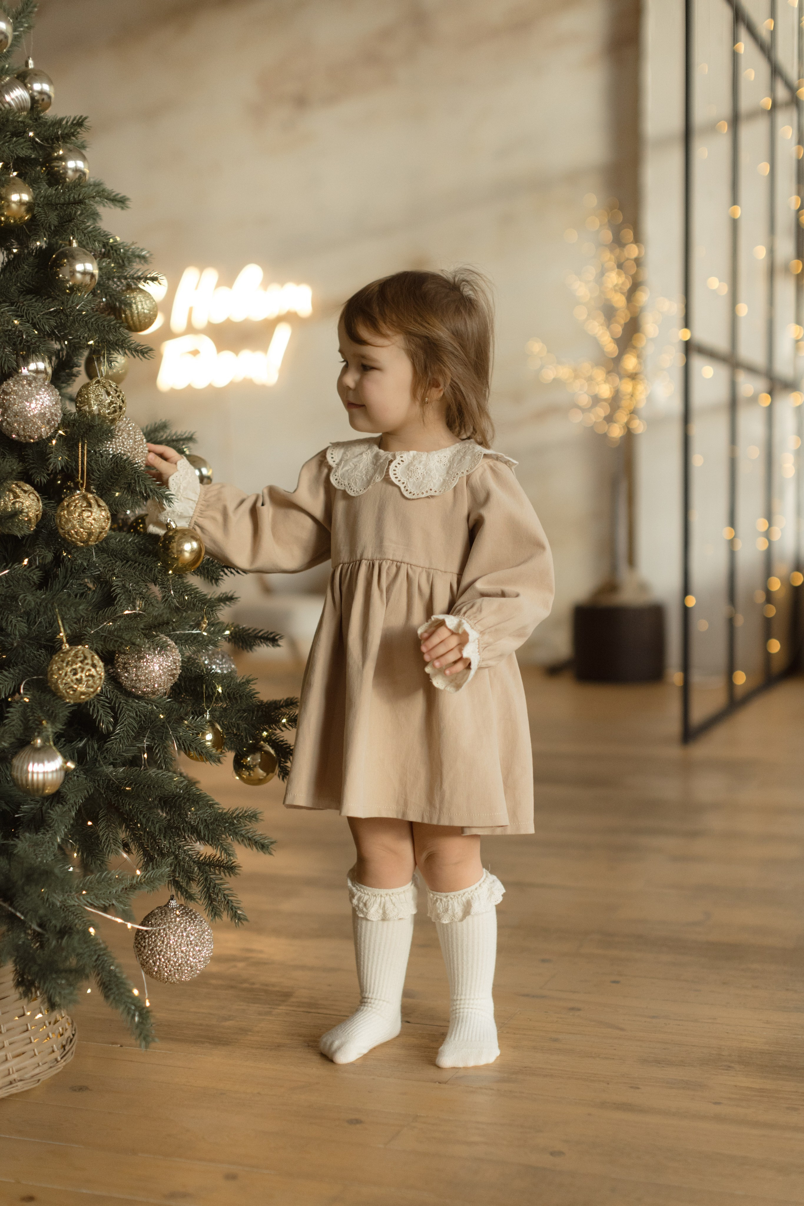 Новогодняя съемка в Мун (зал Семейный). Фотограф беременности и новорожденных в Красноярске Вета Ланская