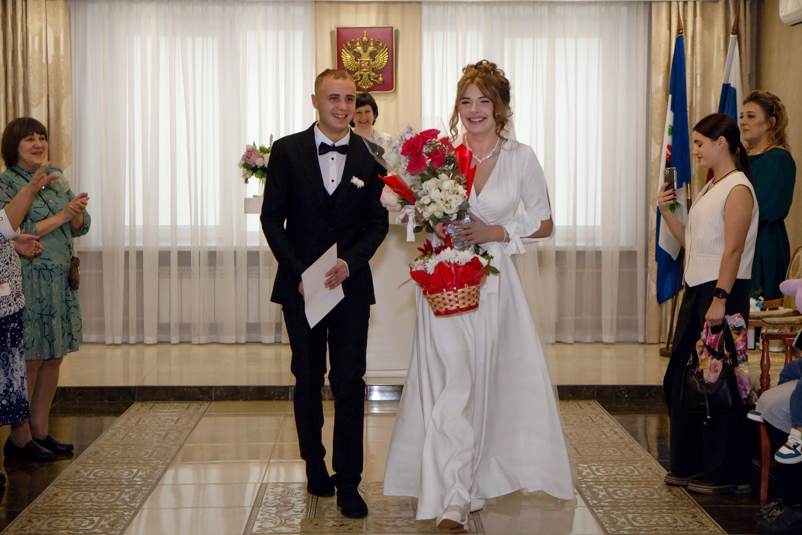 Свадебная фотосессия. Шелехов. Фотограф в Шелехове, лучшие выпускные альбомы в Шелехове