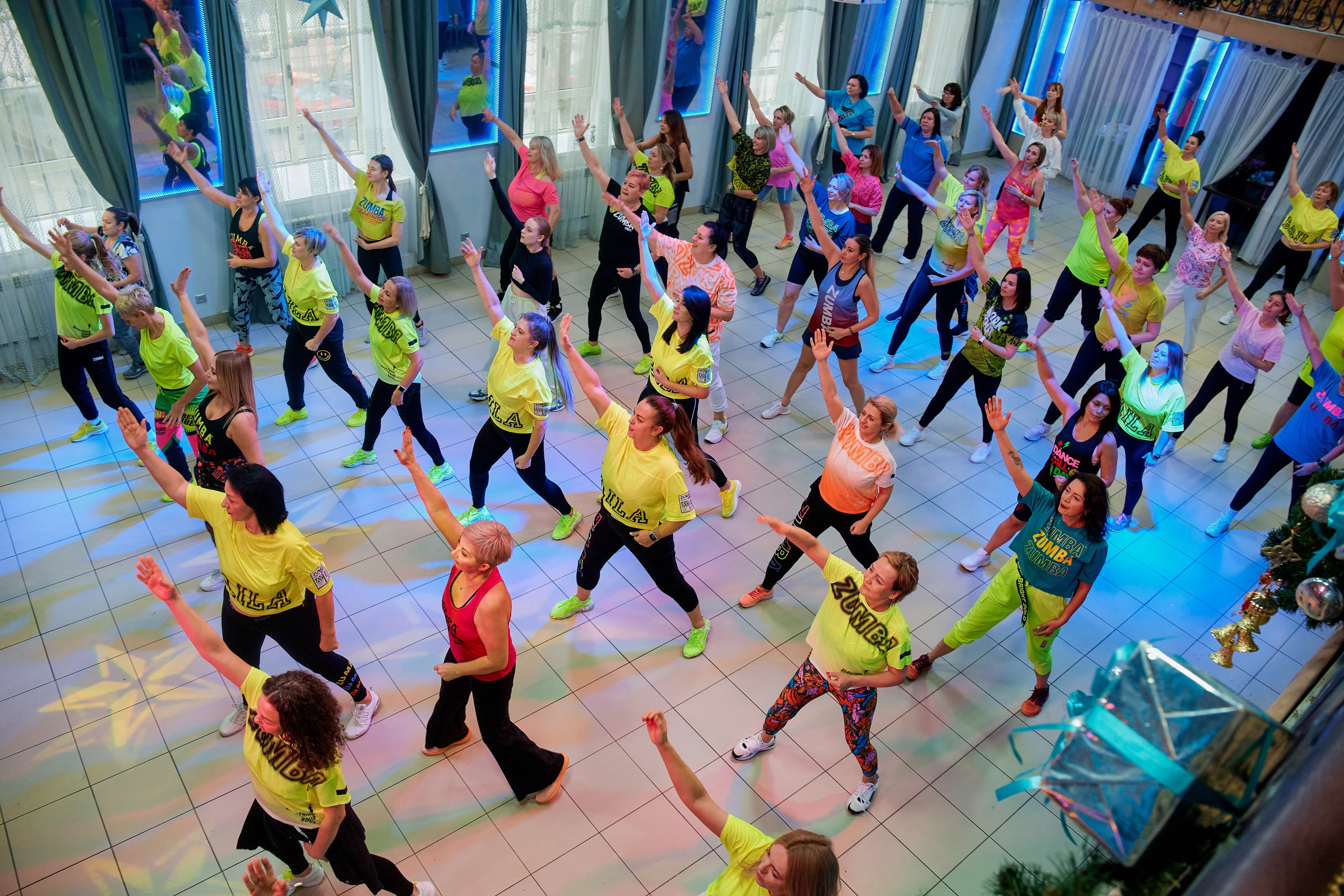 Благотворительная тренировка ЗУМБА. Арт-кафе «Чайка». Фотограф Таганрог Анна Трайжон