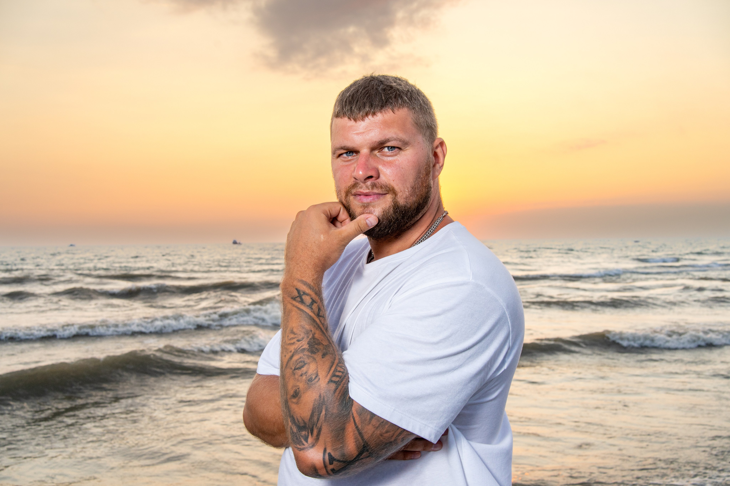 Семейная фотосессия на пляже. Фотограф в Сочи Тиунова Маргарита и Тиунов Евгений