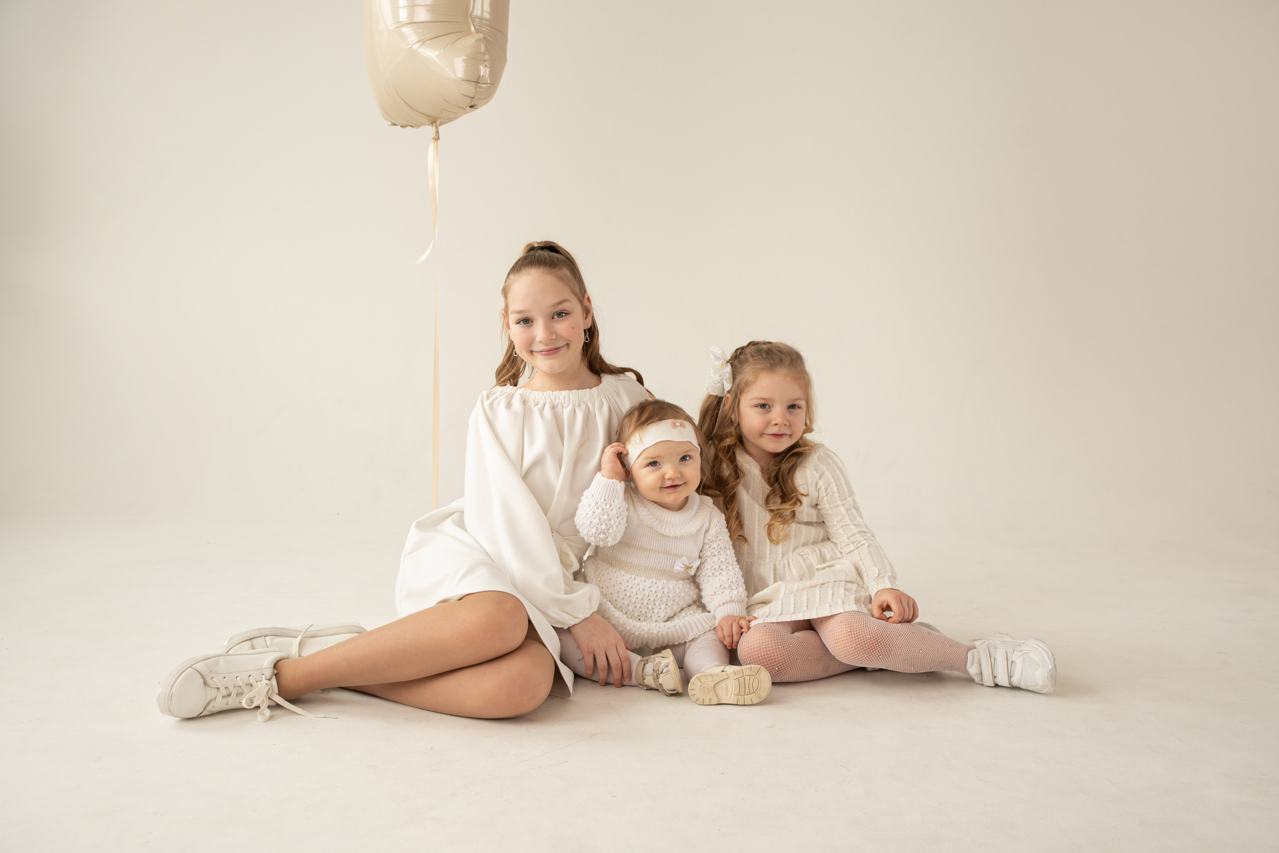 Семейная фотосессия в студии (циклорама). Семейный и детский фотограф в Туле Светлана Воронкова