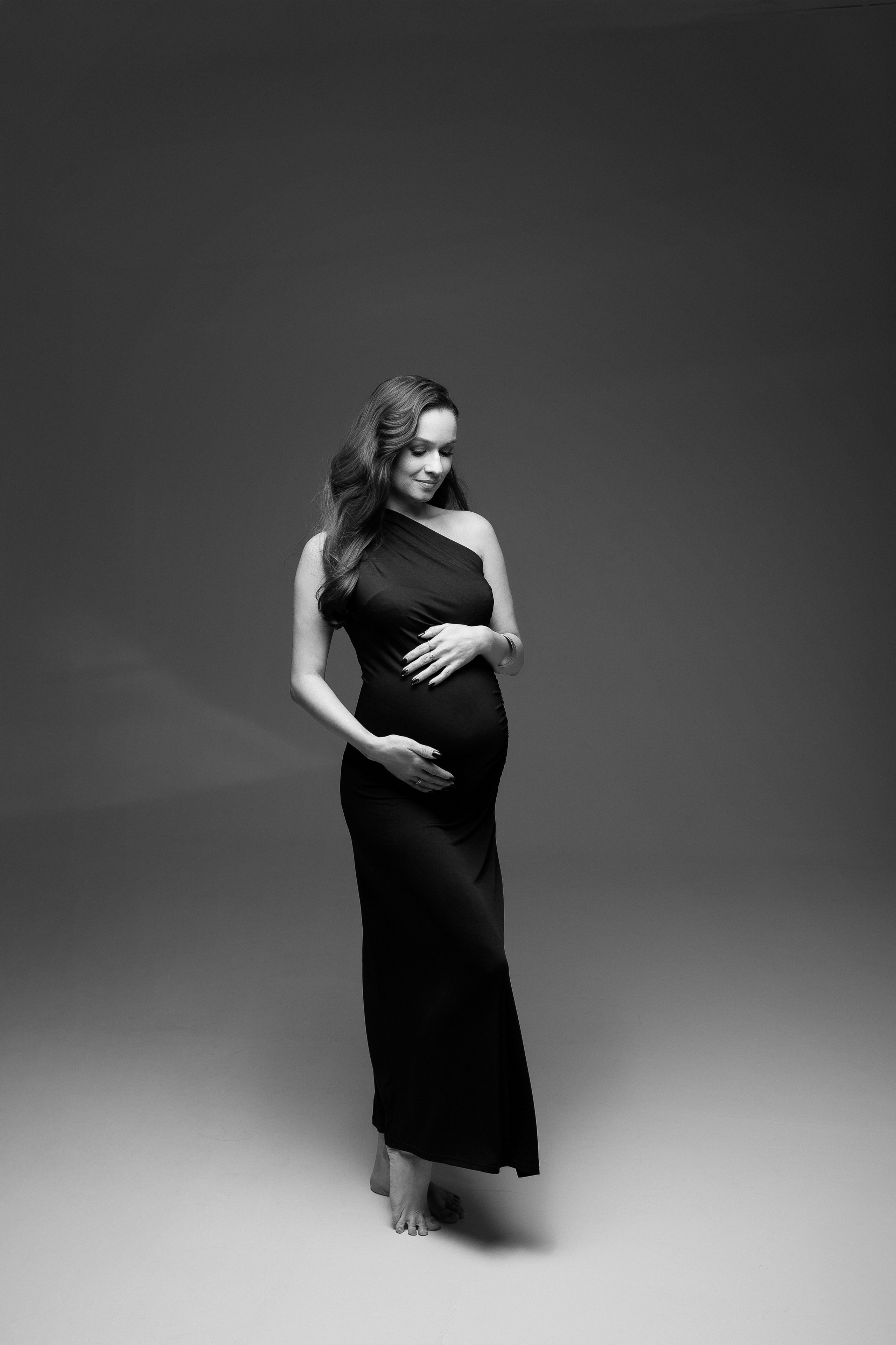 Вероника, классическая портретная фотосессия беременности в студии. Семейный фотограф в Москве Марина Петра