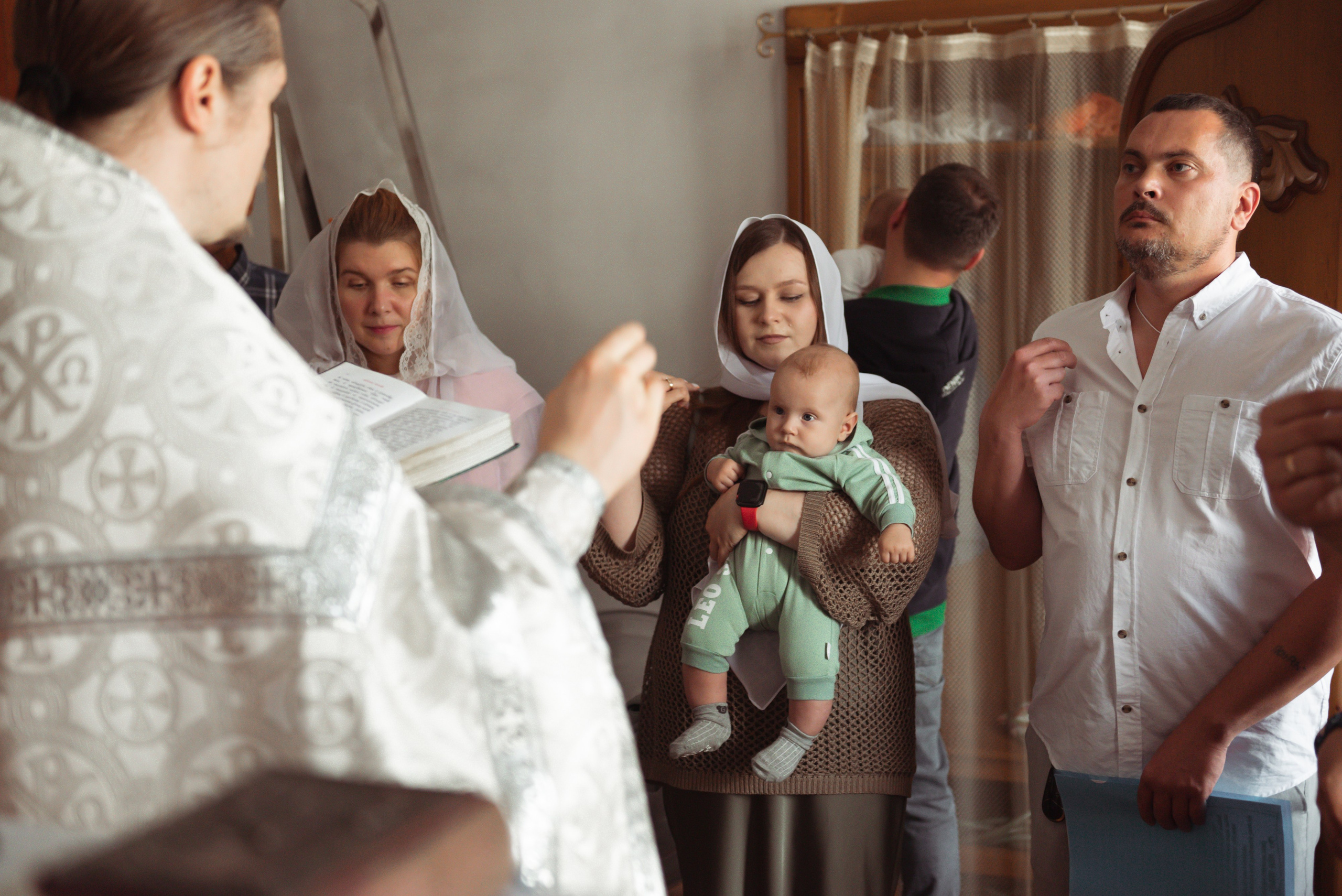 Крещение Максима. Фотограф Москва Настя Профотовна. Репортажные, свадебные и контент фотосессии