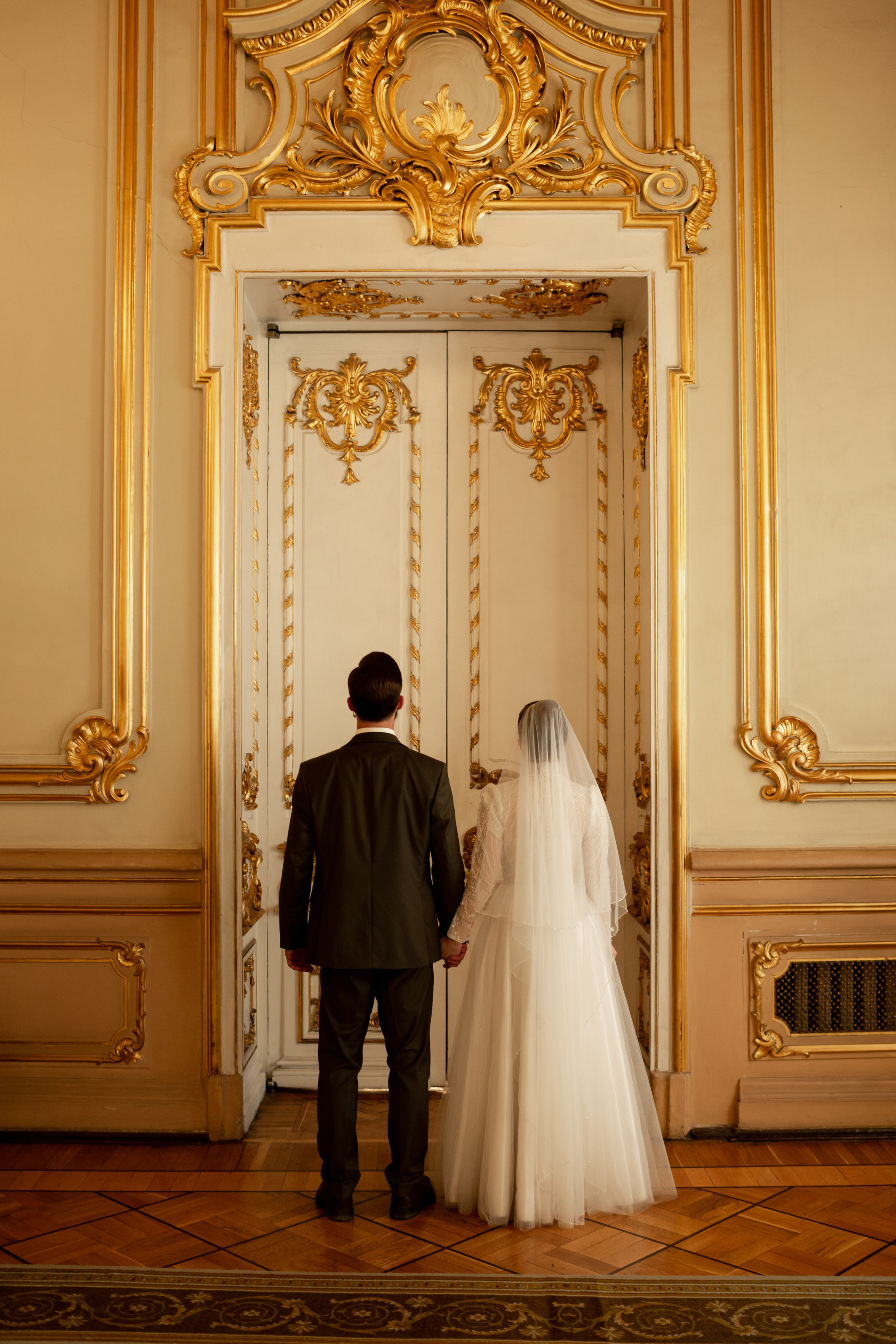 Свадебная фотопрогулка в Петербурге. Свадебный фотограф Кирилл Белый