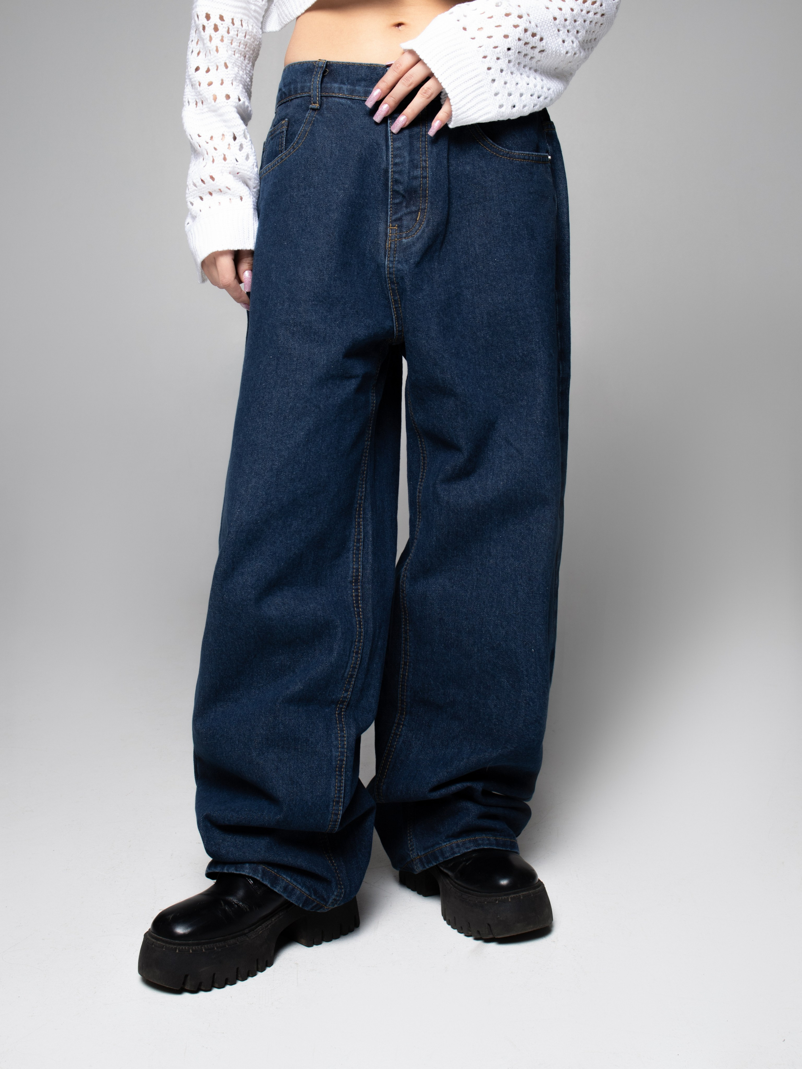 КАТАЛОГ | серый фон. RUNA production — стильные съемки для брендов