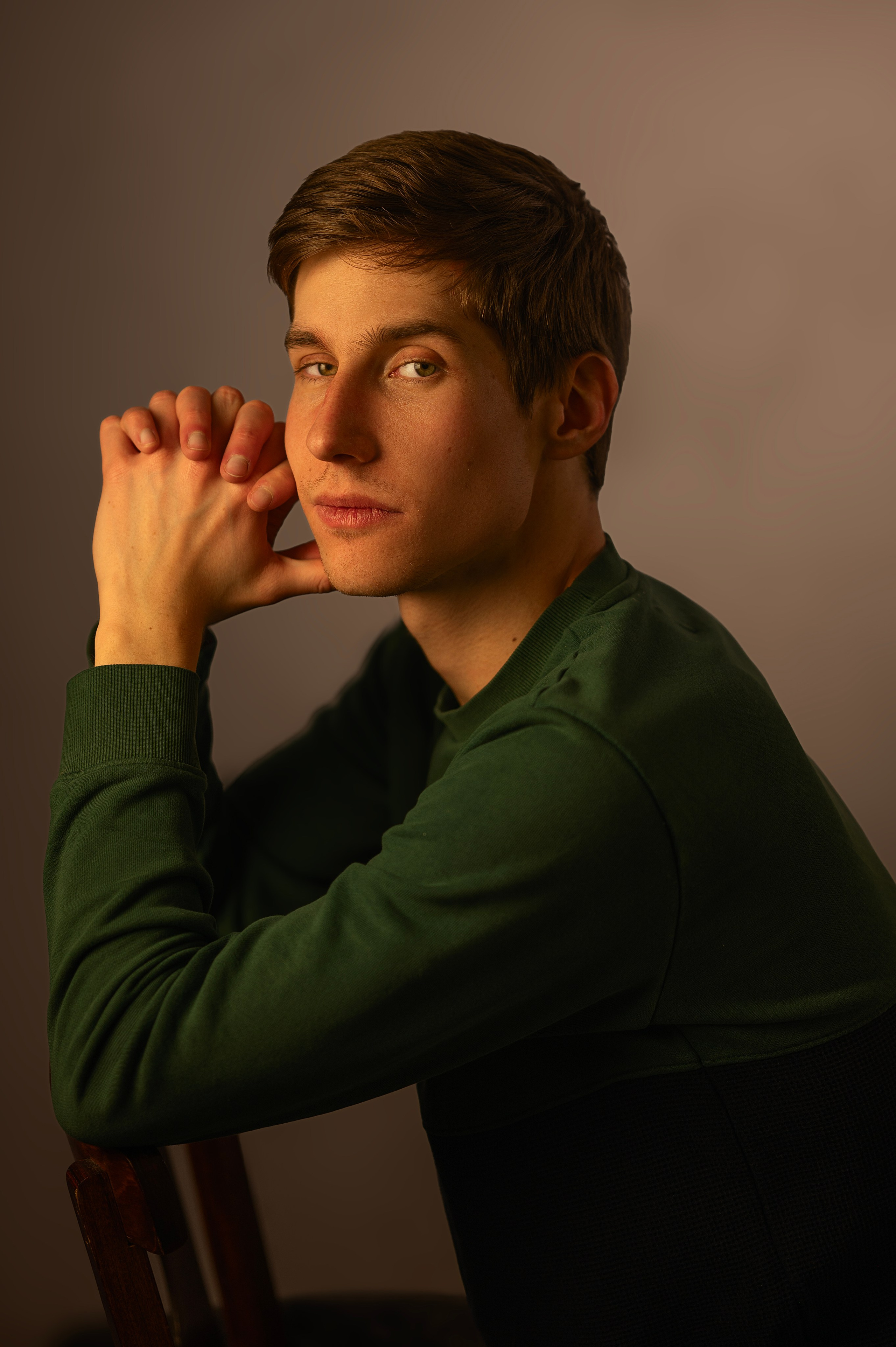 Минималистичный мужской портрет. Фотограф Елизавета Жуйкова | Фотосессии в Волгодонске: портретные, лав стори, семейные