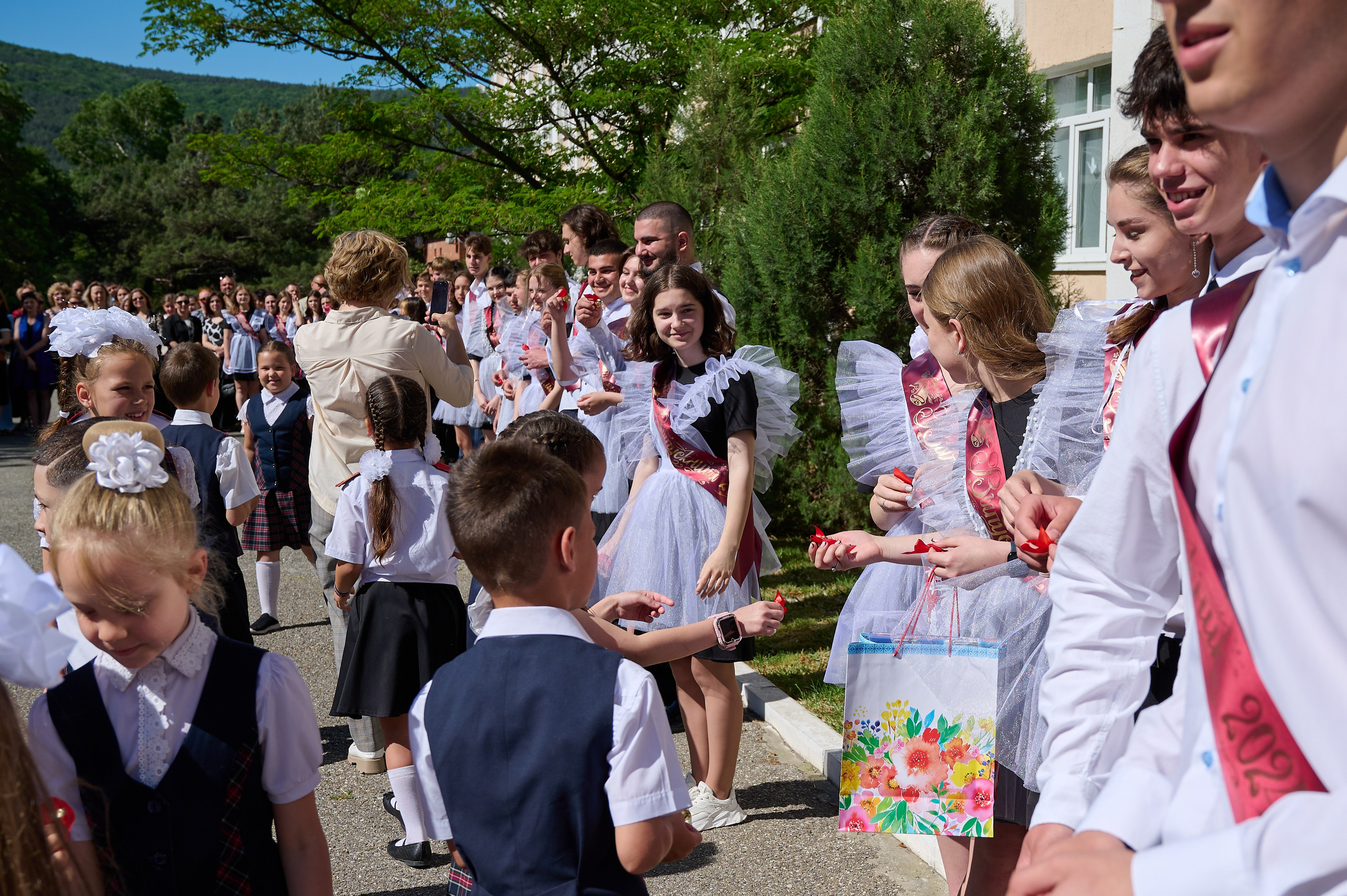 Последний звонок. Жизнь курорта Кабардинка в фотографиях