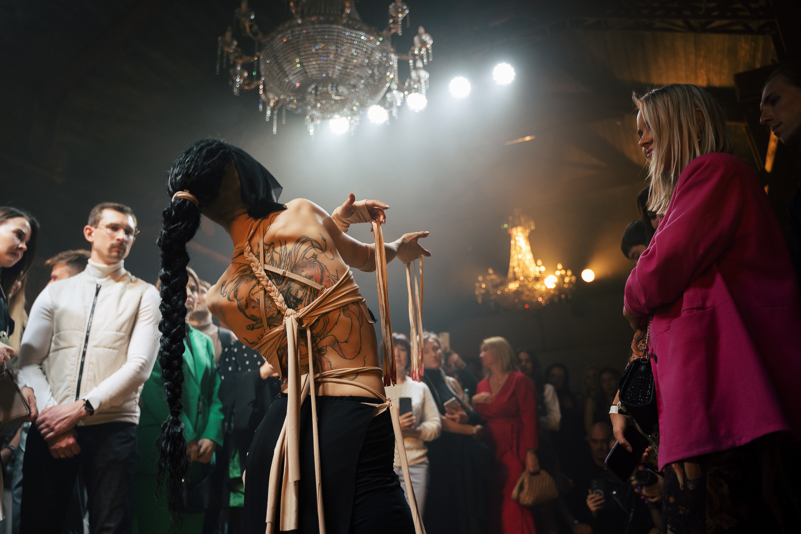 Благотворительный концерт «MEMRA». Профессиональный фотограф и оператор в Москве — Максим Проценко