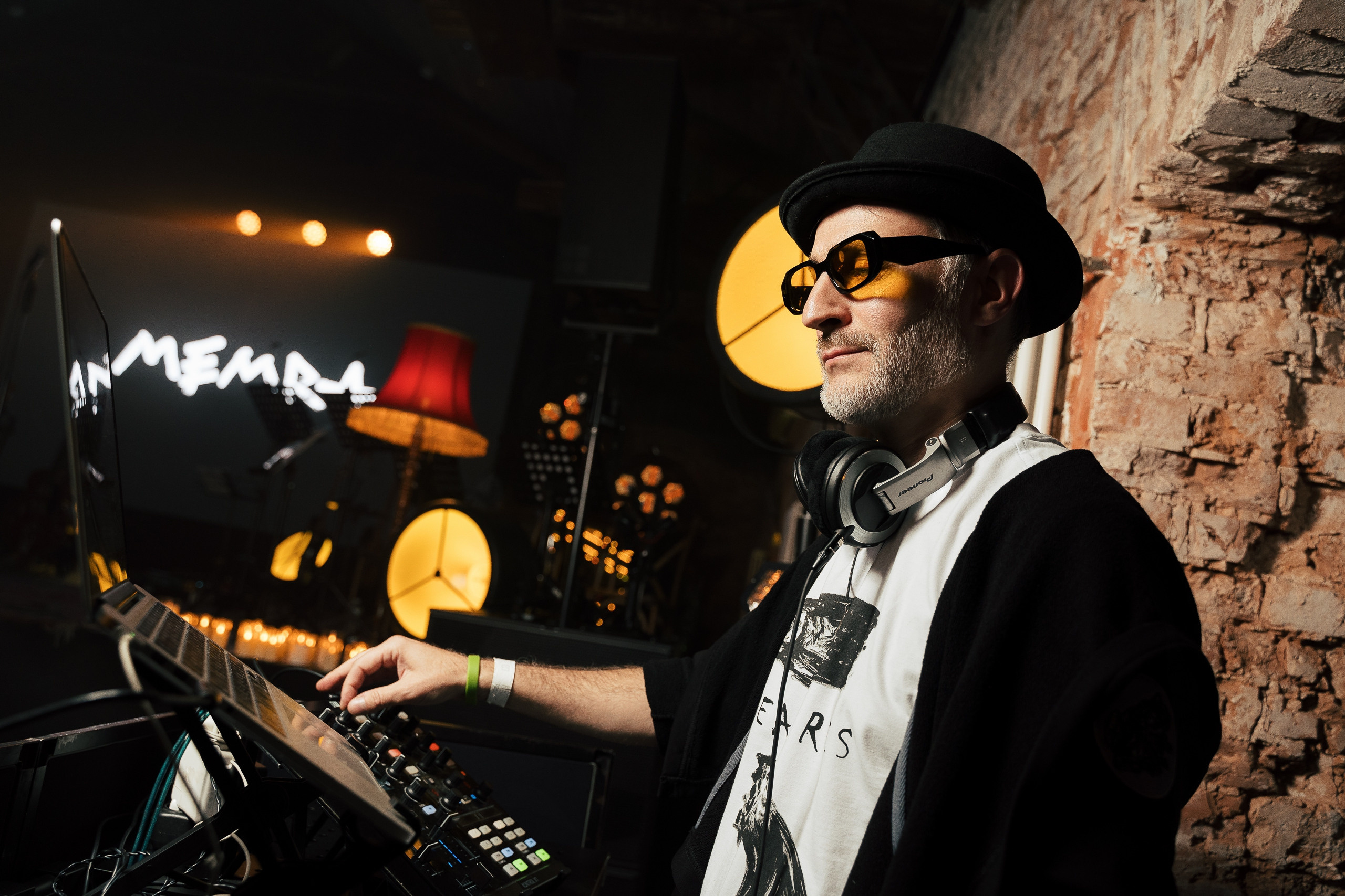 Благотворительный концерт «MEMRA». Профессиональный фотограф и оператор в Москве — Максим Проценко