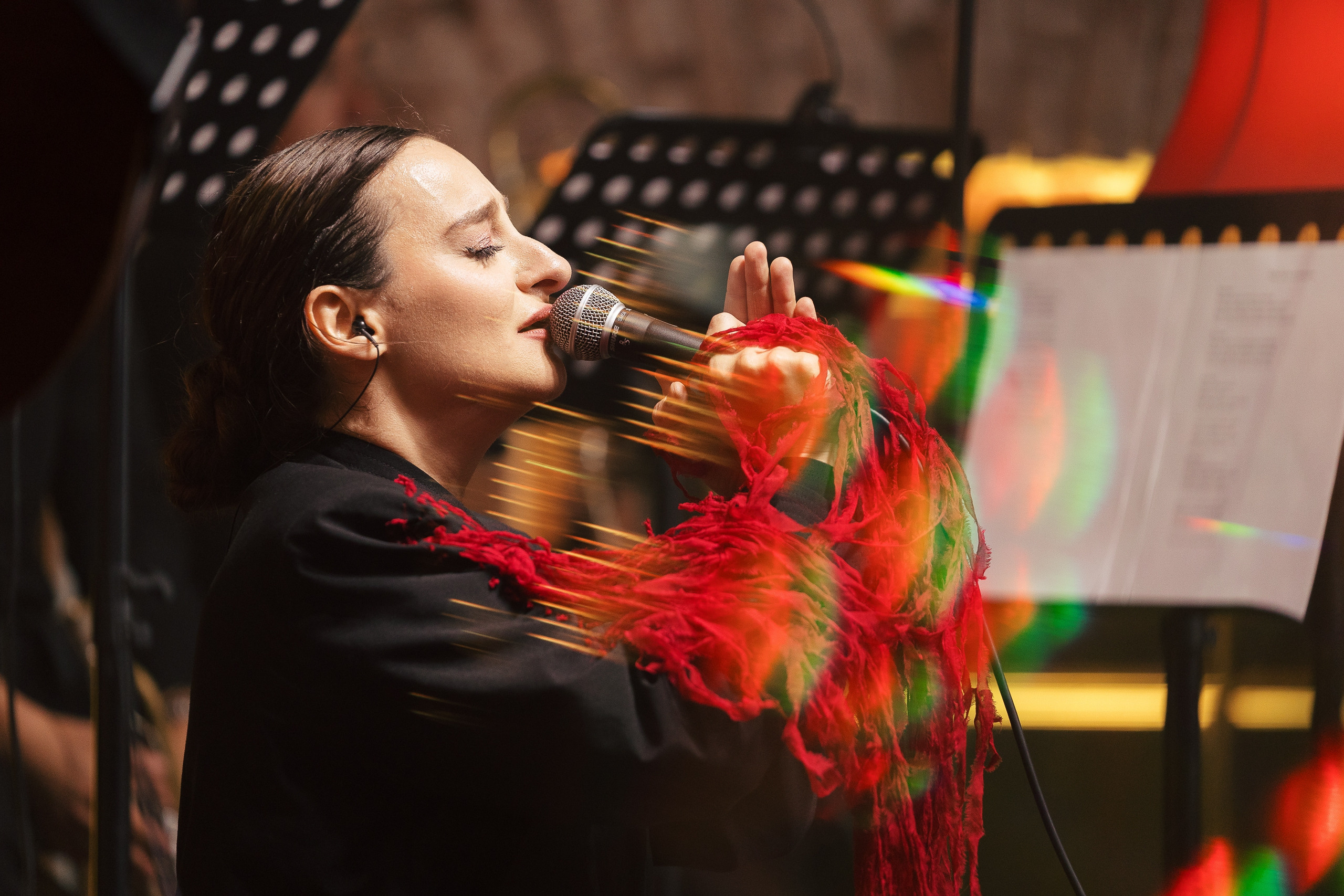 Благотворительный концерт «MEMRA». Профессиональный фотограф и оператор в Москве — Максим Проценко