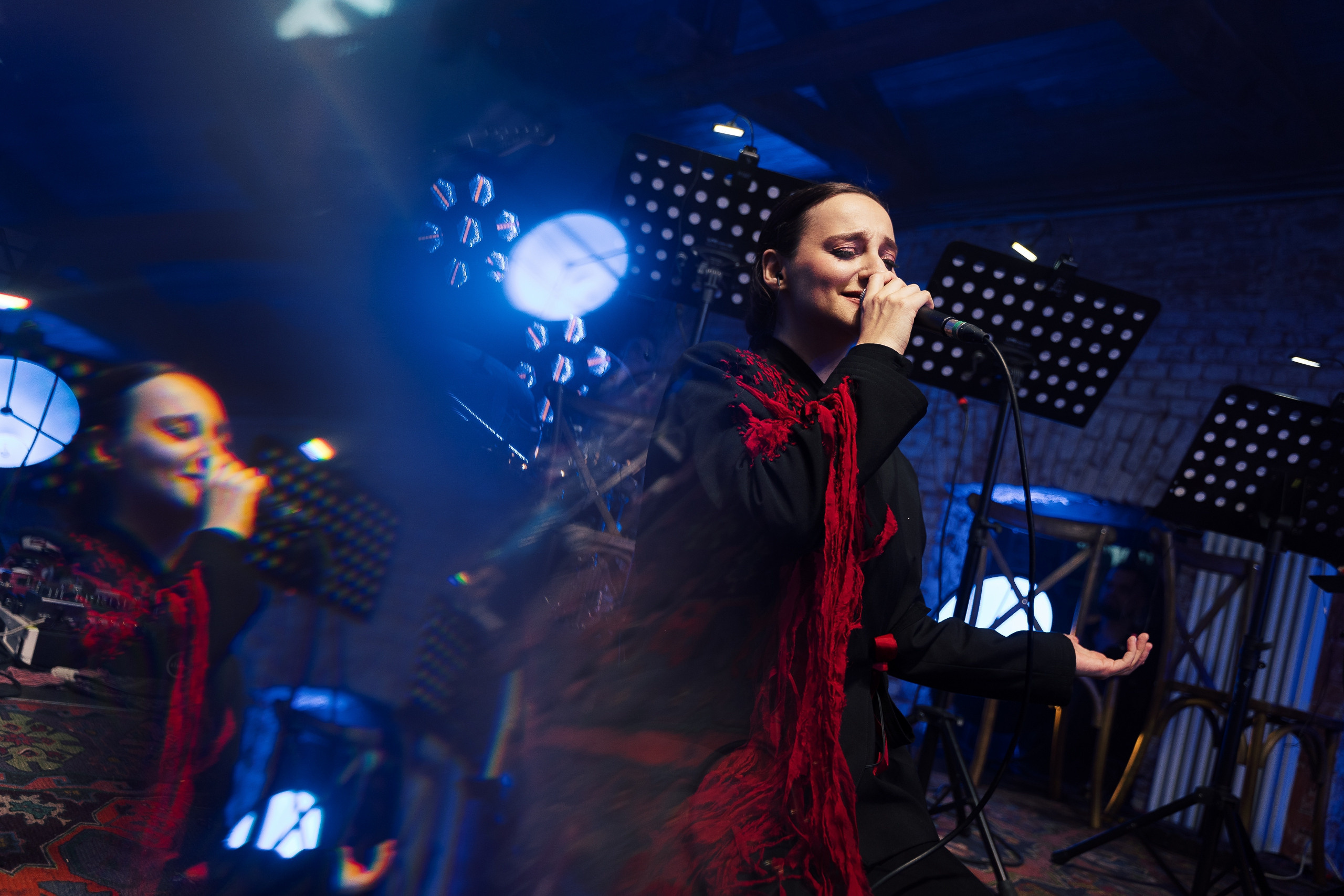 Благотворительный концерт «MEMRA». Профессиональный фотограф и оператор в Москве — Максим Проценко