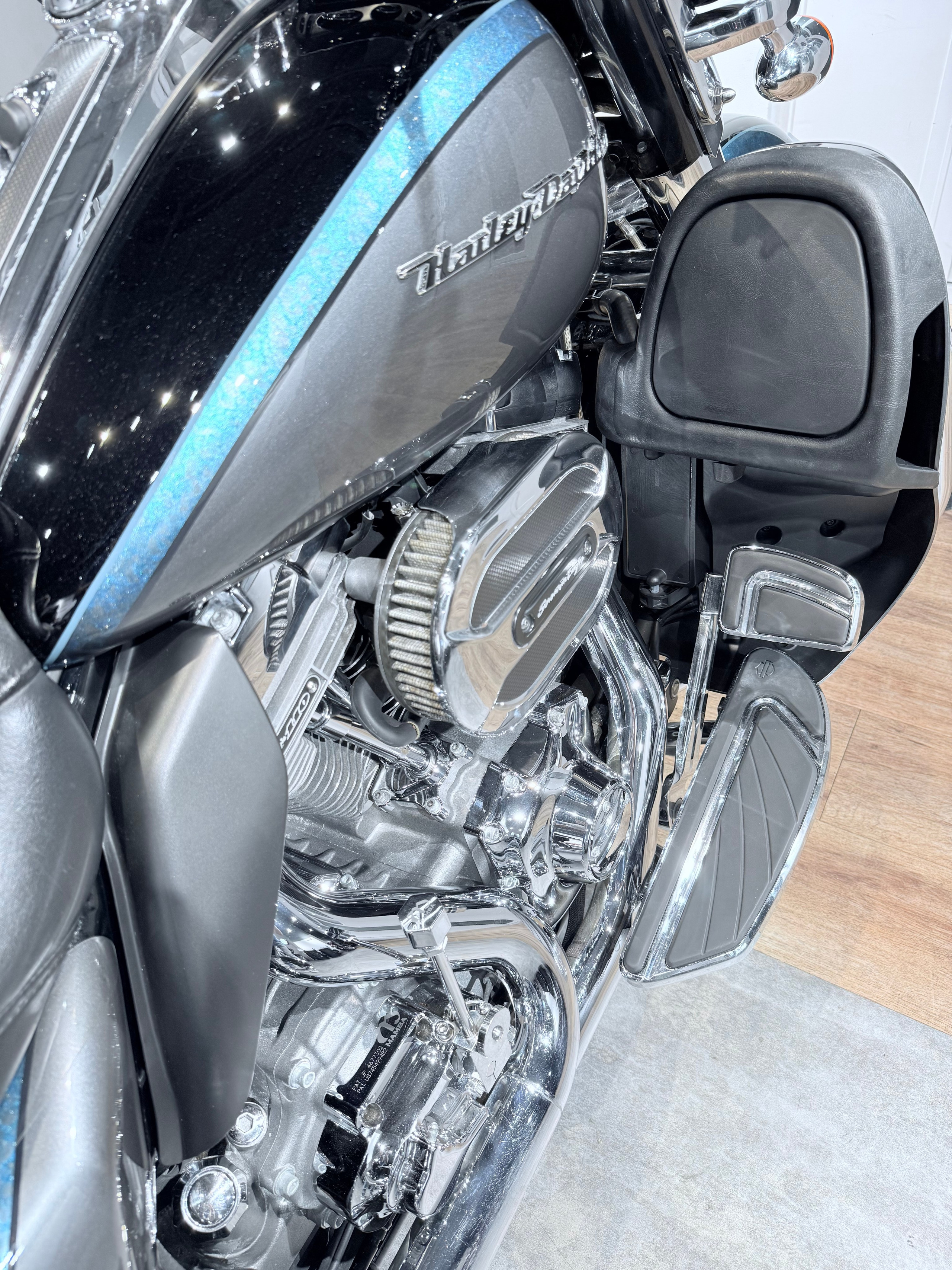 2015 CVO Limited (Carbon Charcoal). Hello Davidson, Москва. Только хорошие мотоциклы…