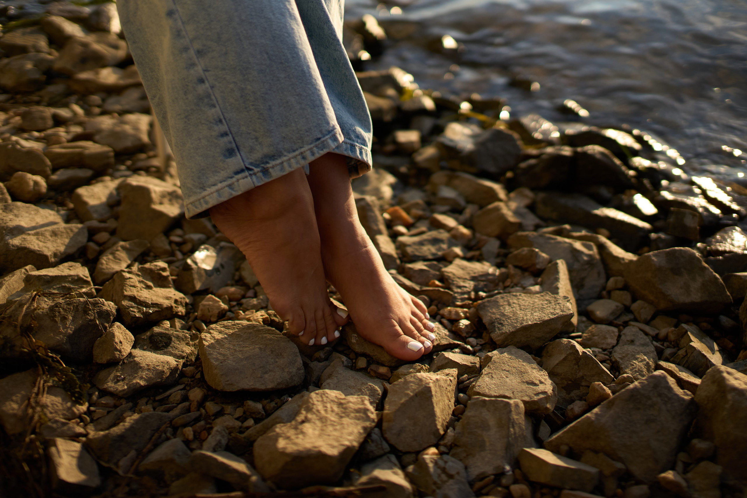 Фотосессия на закате под бугринским мостом. Репортажный и женский фотограф в Новосибирске