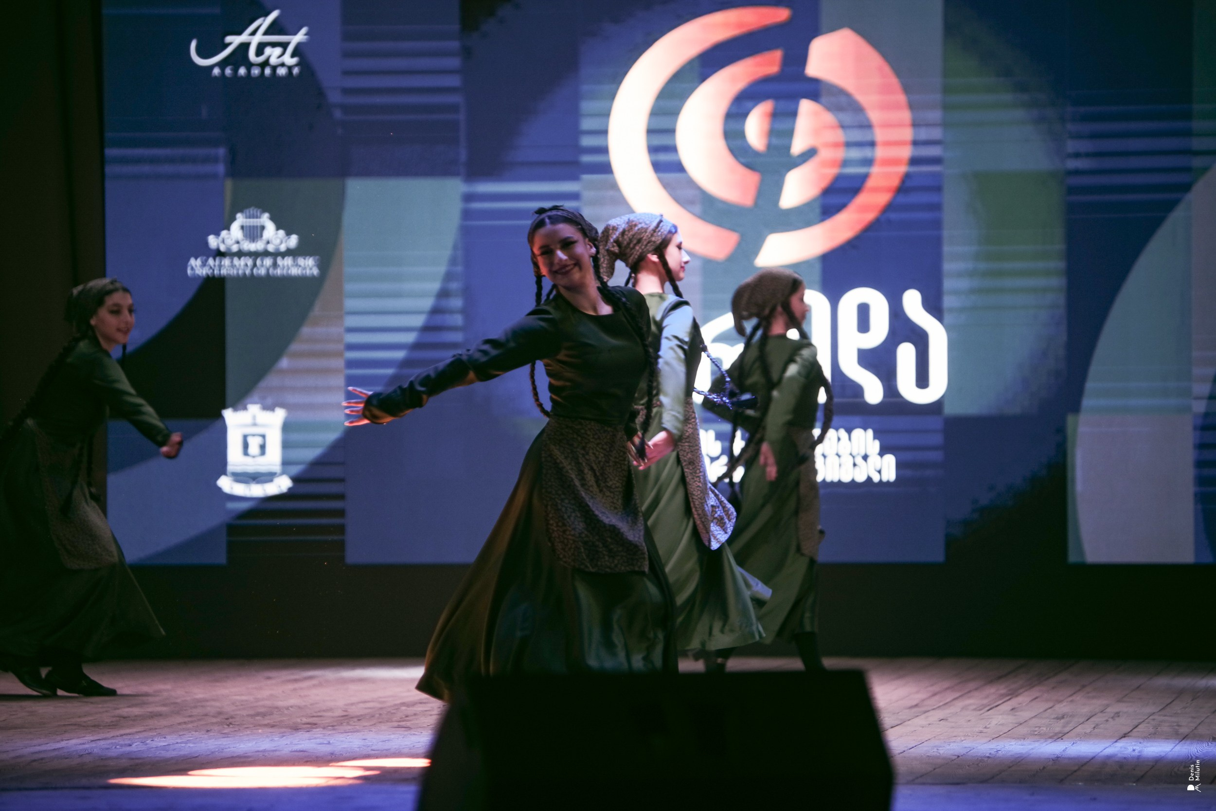 Танцы в Хоби. Портретный фотограф Денис Милютин