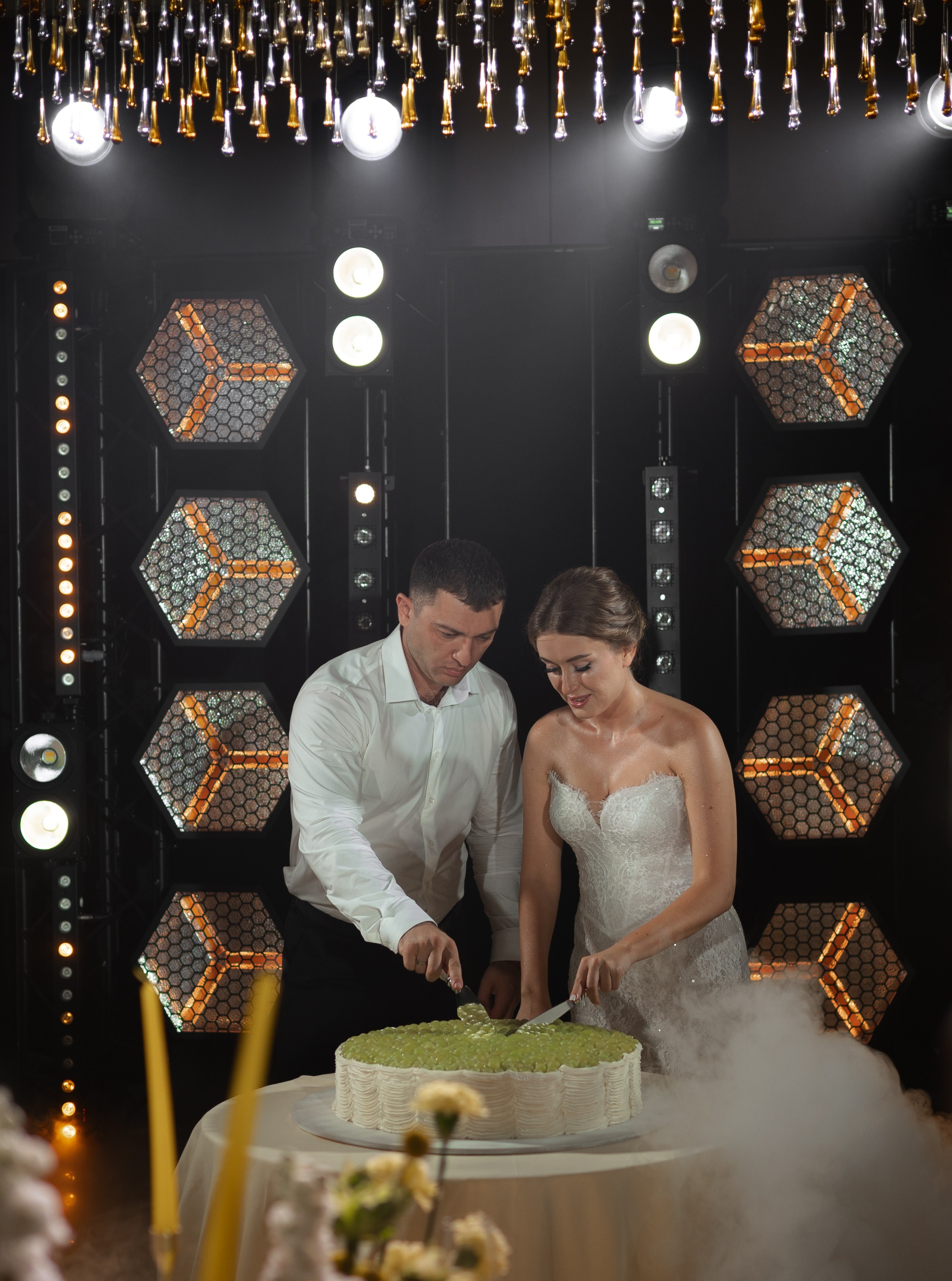 Свадебная прогулка. Фотограф Виолетта Матевосян