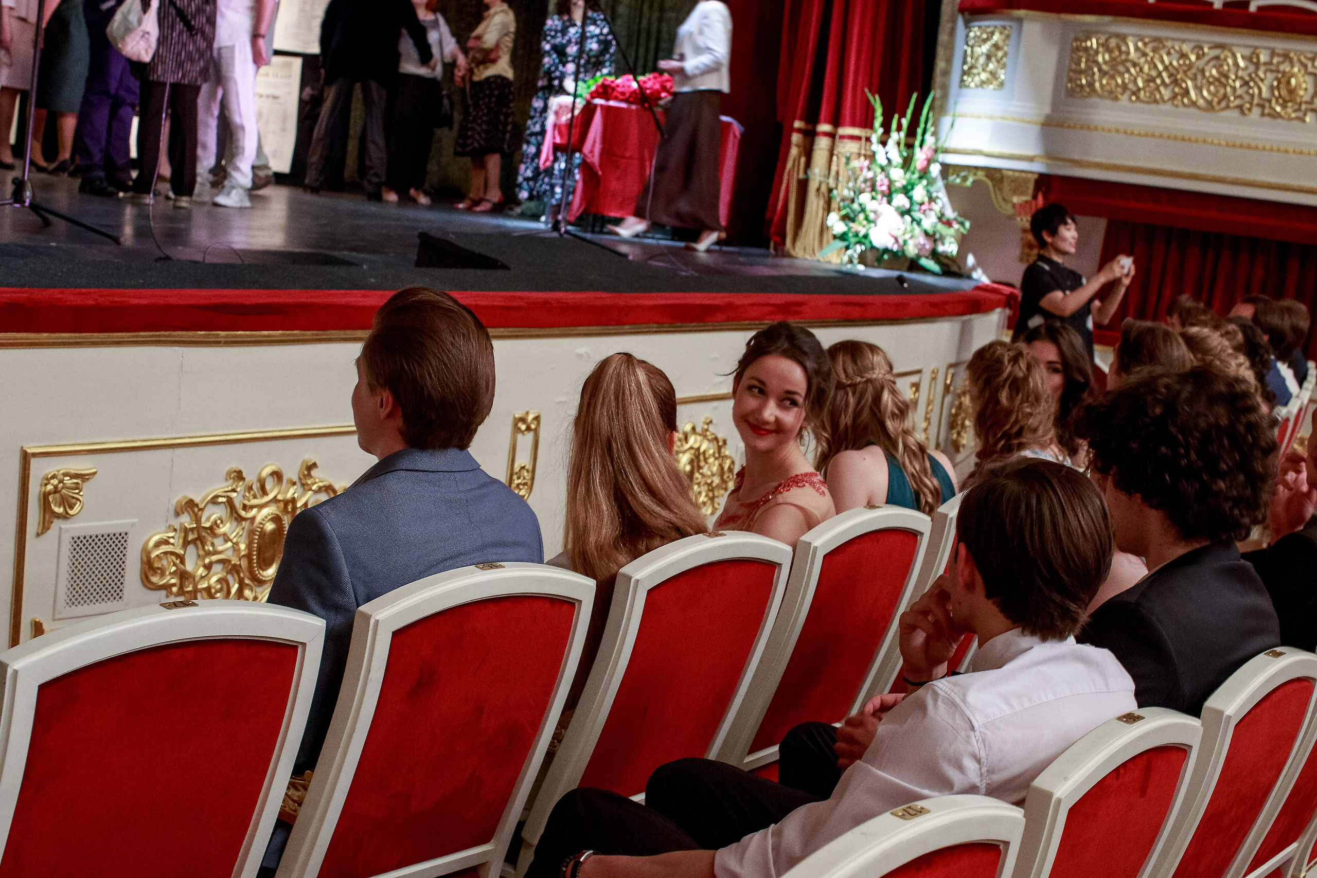 Репортаж -Выпускной. Портретный Студийный и уличный фотограф Москва. Индивидуальные, Семейные, Беременность, Будуар, Каталог, контент съемки для блога и бизнеса