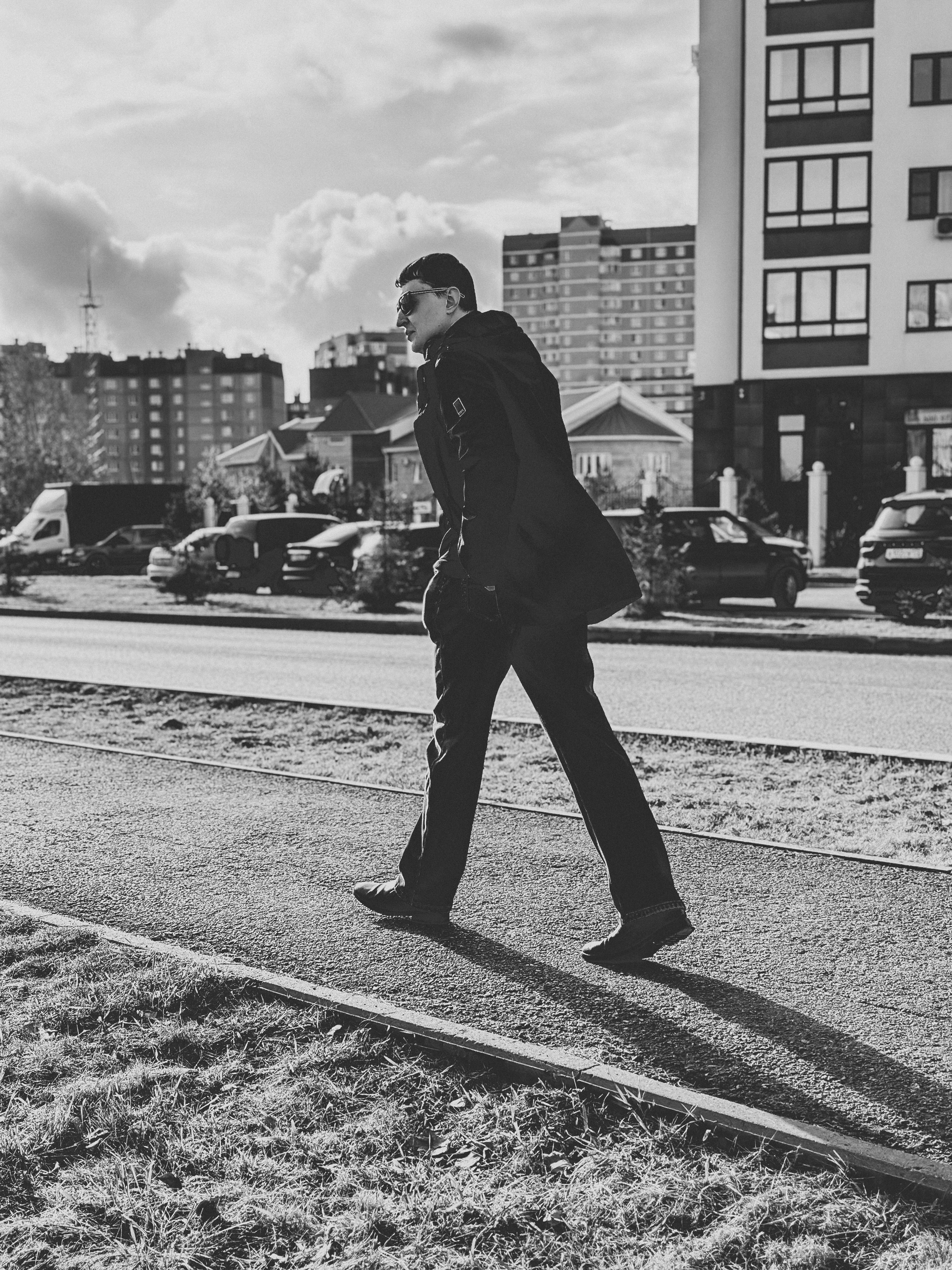 Прогулочная фотосессия с Димоном. Твой фотограф и видеограф в Тюмени — Сергей Бизин