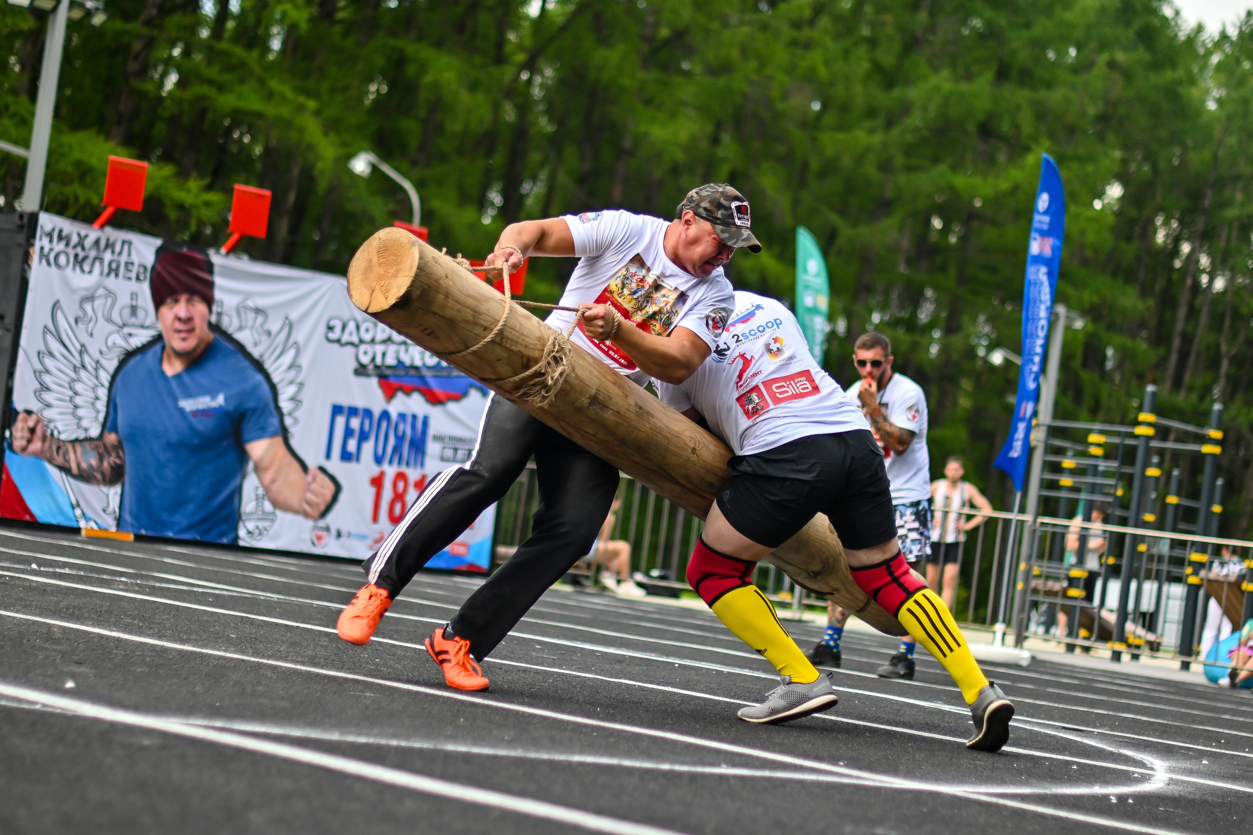 СТРОНГ. Фотограф для бизнесконтента, репортажей и семейного альбома в Москве