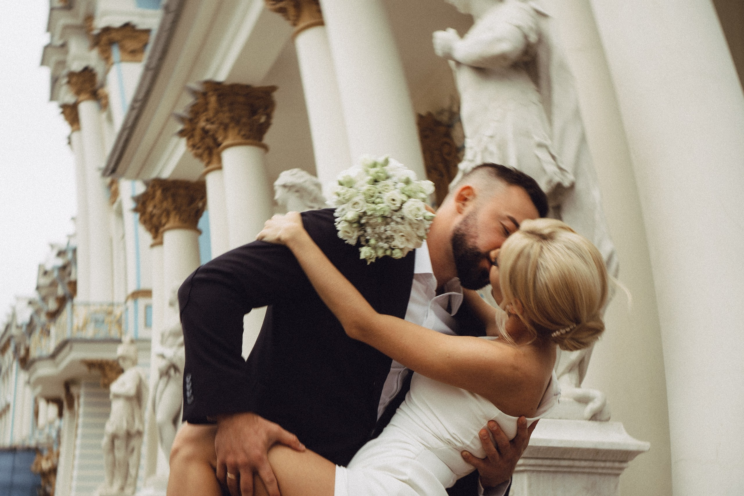 СВАДЕБНАЯ ИСТОРИЯ В ГОРОДЕ ПУШКИН ВОЗЛЕ ЕКАТЕРИНИНСКОГО ДВОРЦА И В ПАРКЕ. Профессиональный фотограф, Санкт-Петербург — Виктория Богомолова